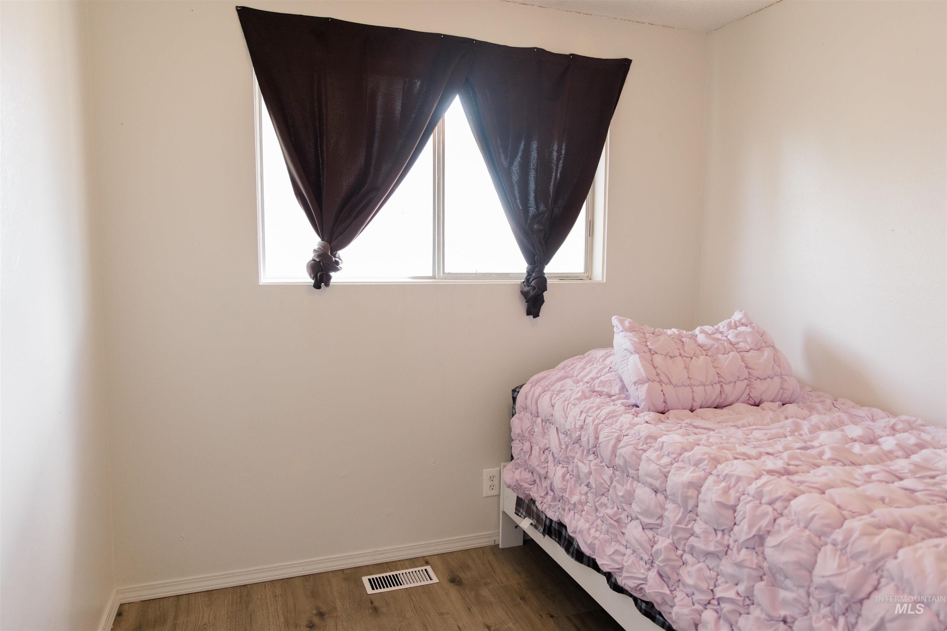 1230 E 17 N Property Photo 24