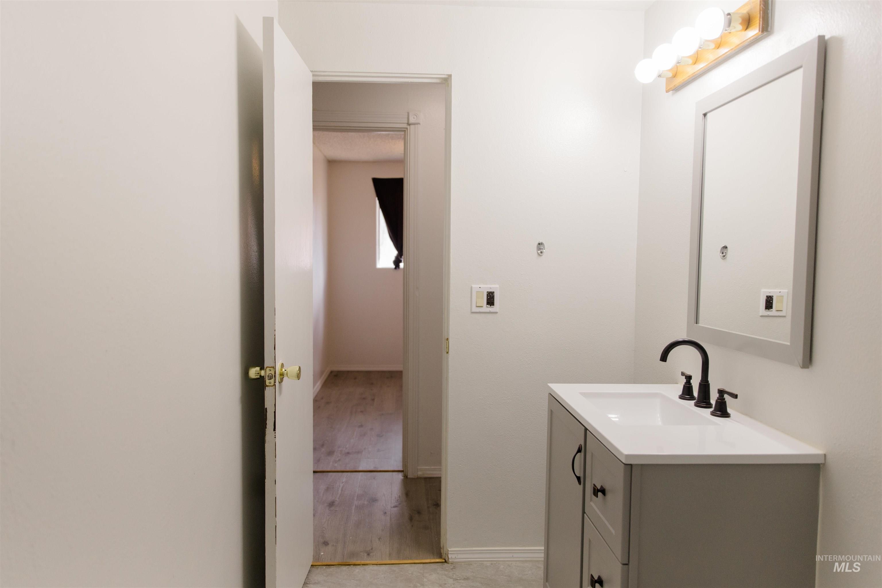 1230 E 17 N Property Photo 25