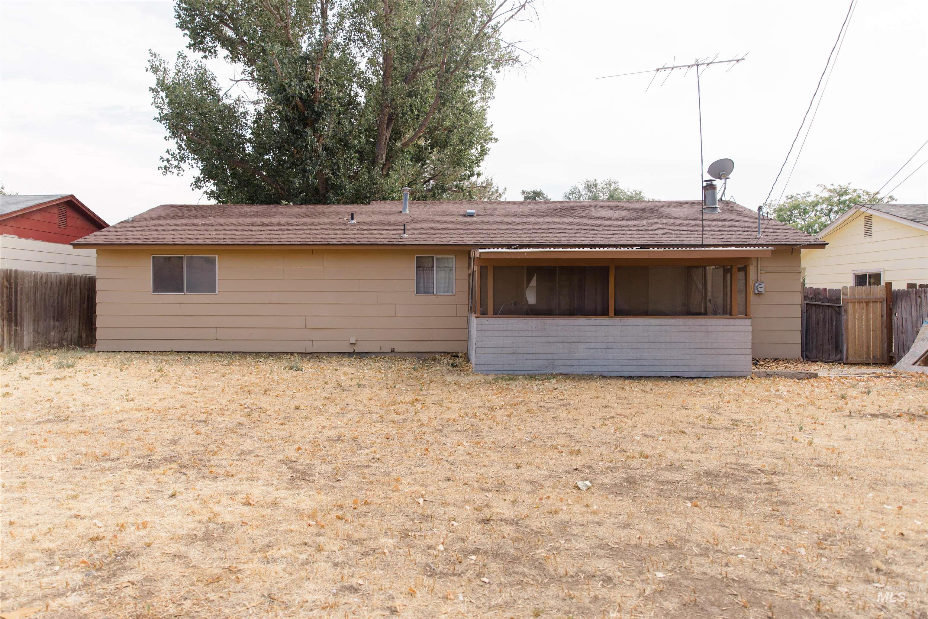 1230 E 17 N Property Photo 26