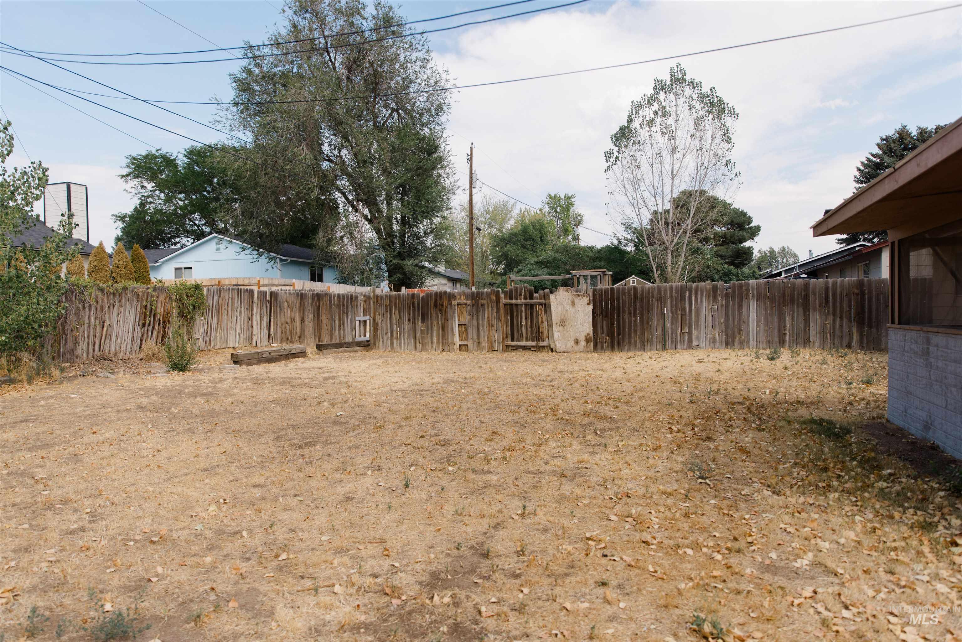 1230 E 17 N Property Photo 28