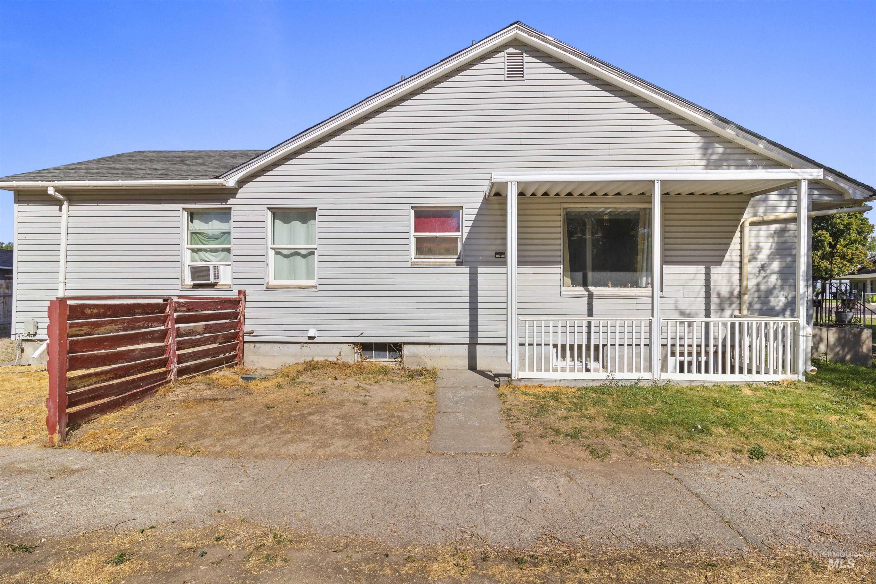 1403 8th Ave E Property Photo 13