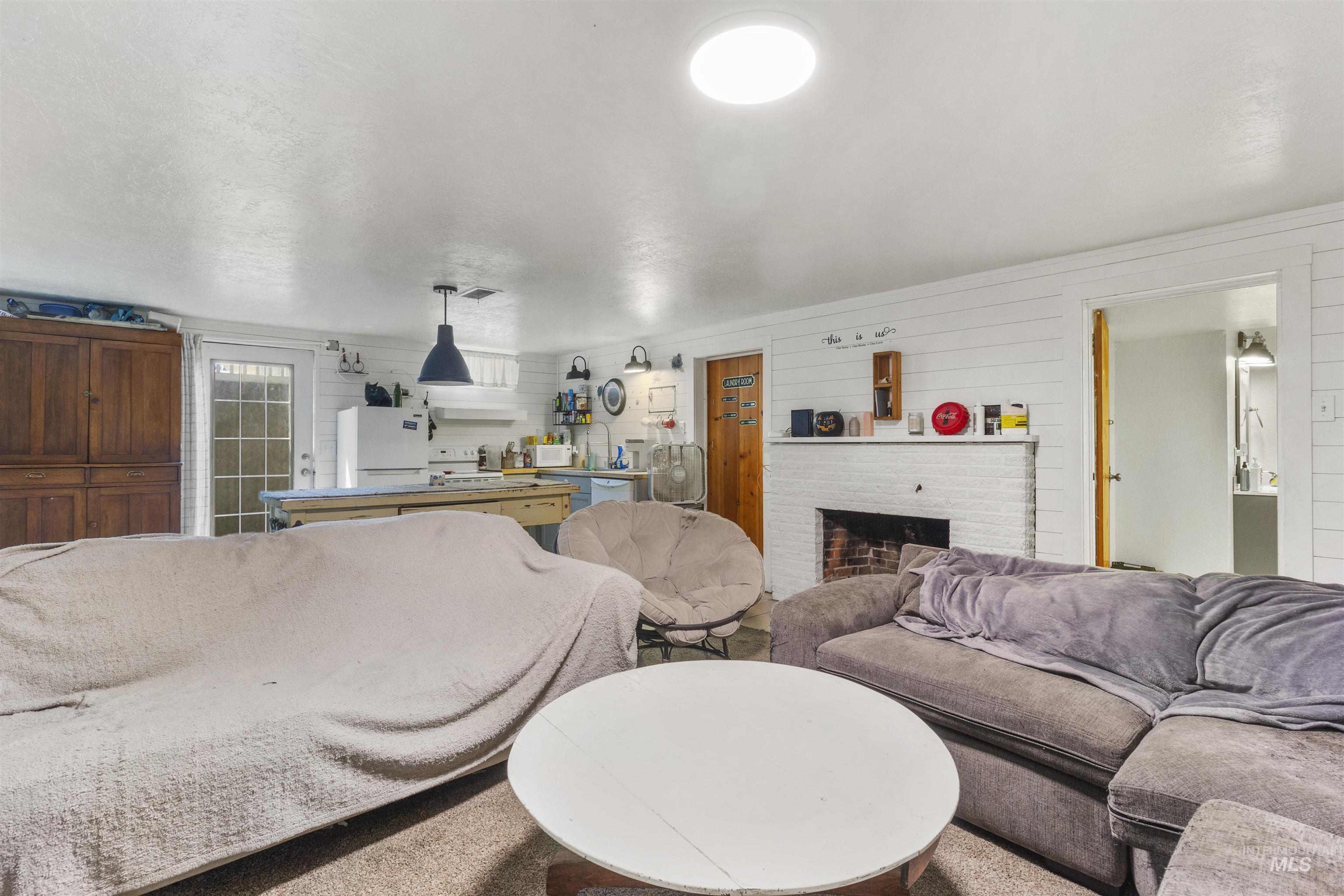 1403 8th Ave E Property Photo 15
