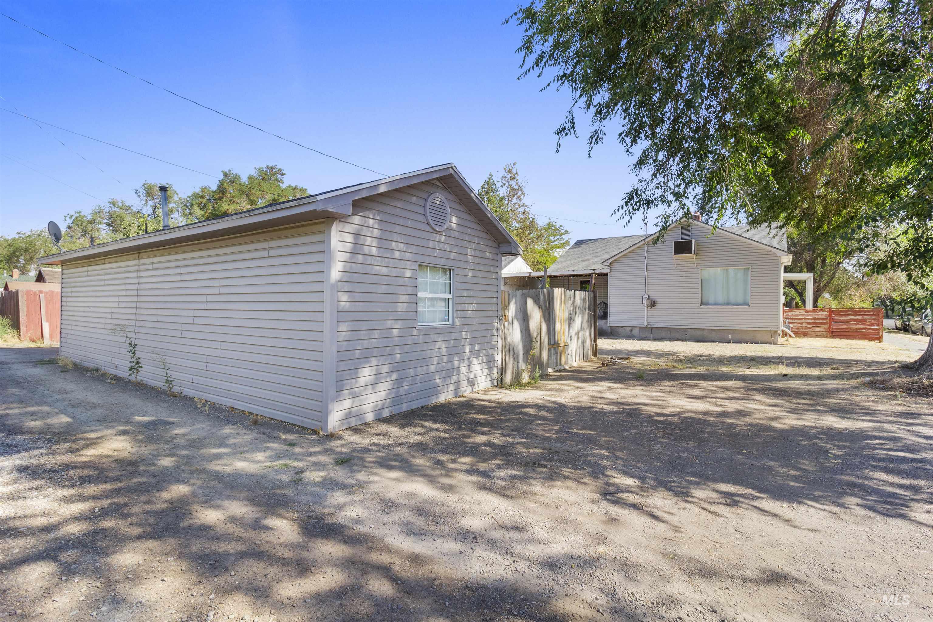 1403 8th Ave E Property Photo 35