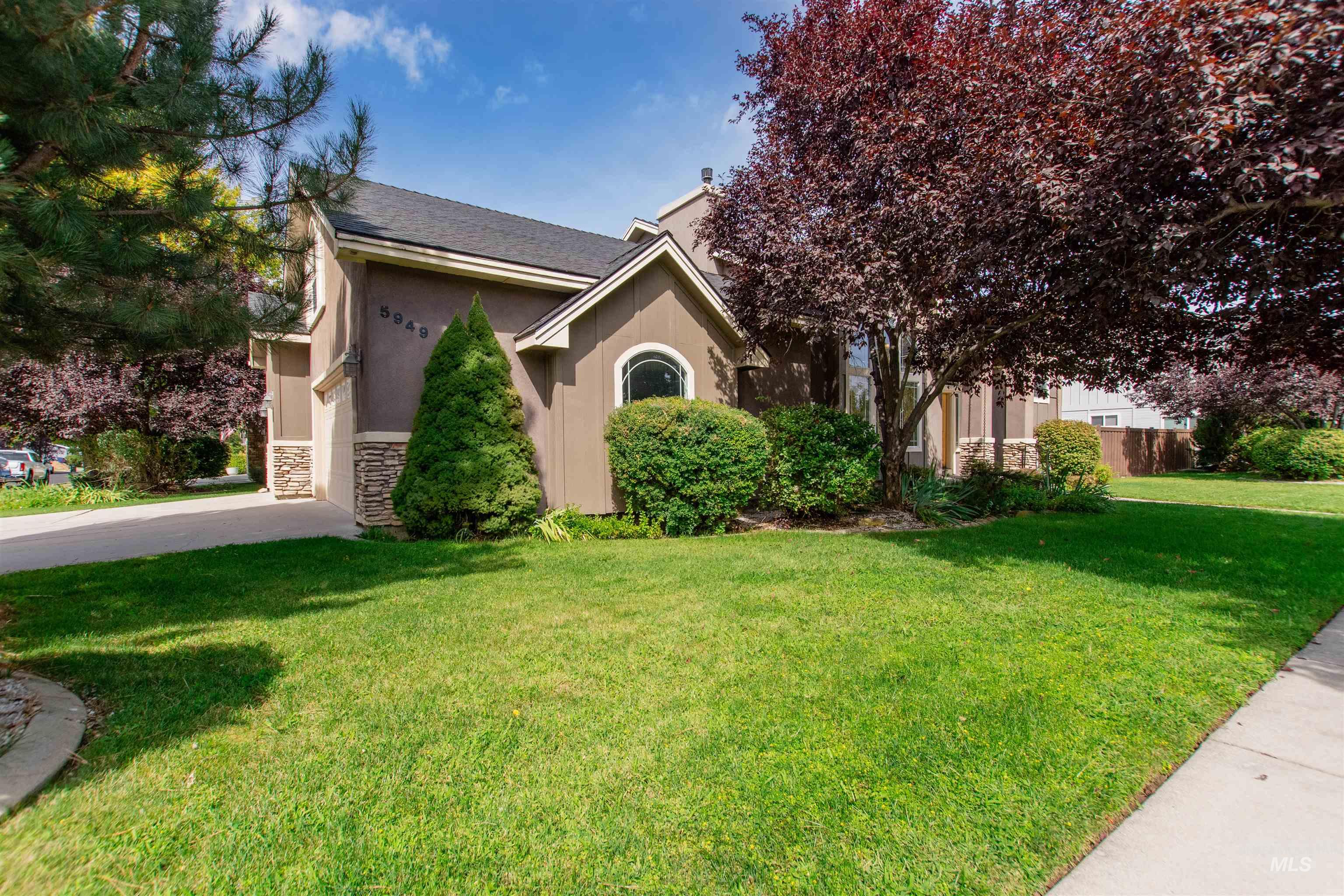 5949 N Moose Creek Way Property Photo 4