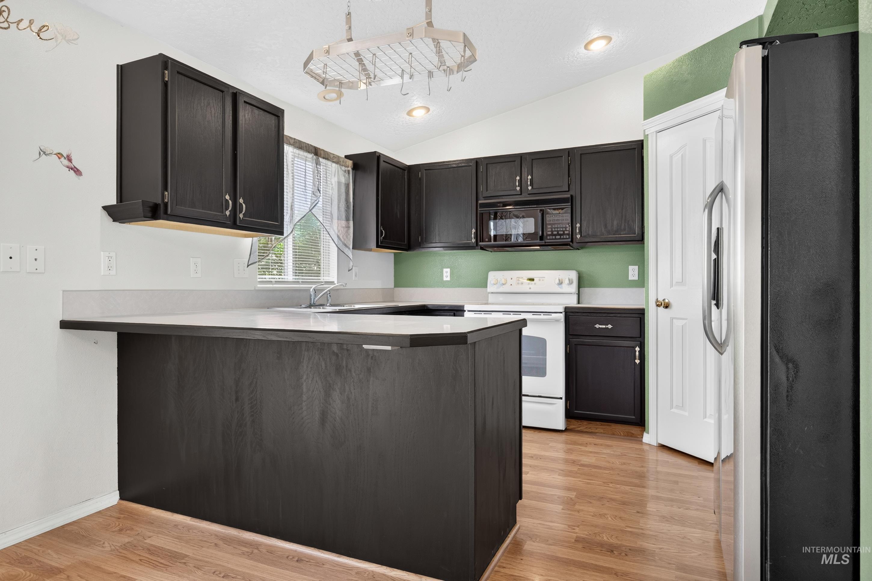1209 Cattail St Property Photo 8