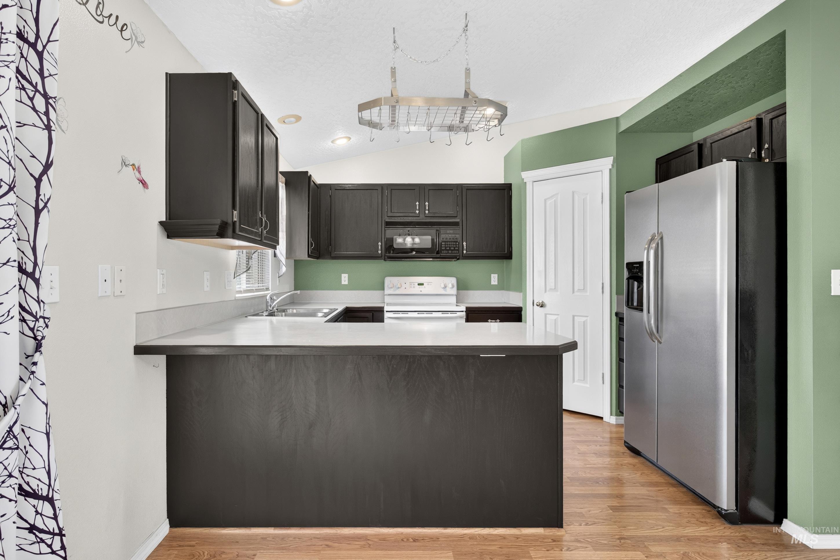 1209 Cattail St Property Photo 9