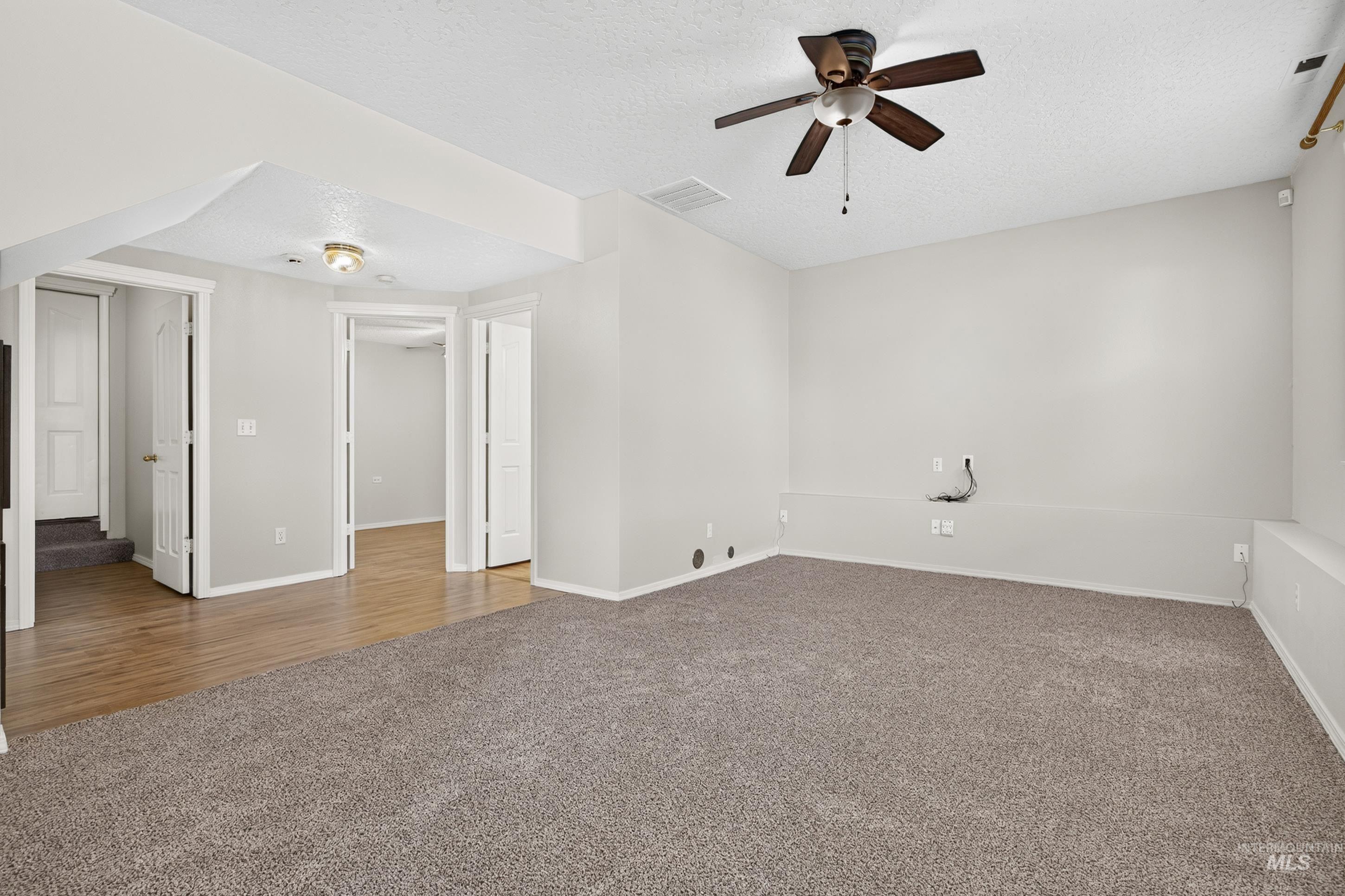 1209 Cattail St Property Photo 13