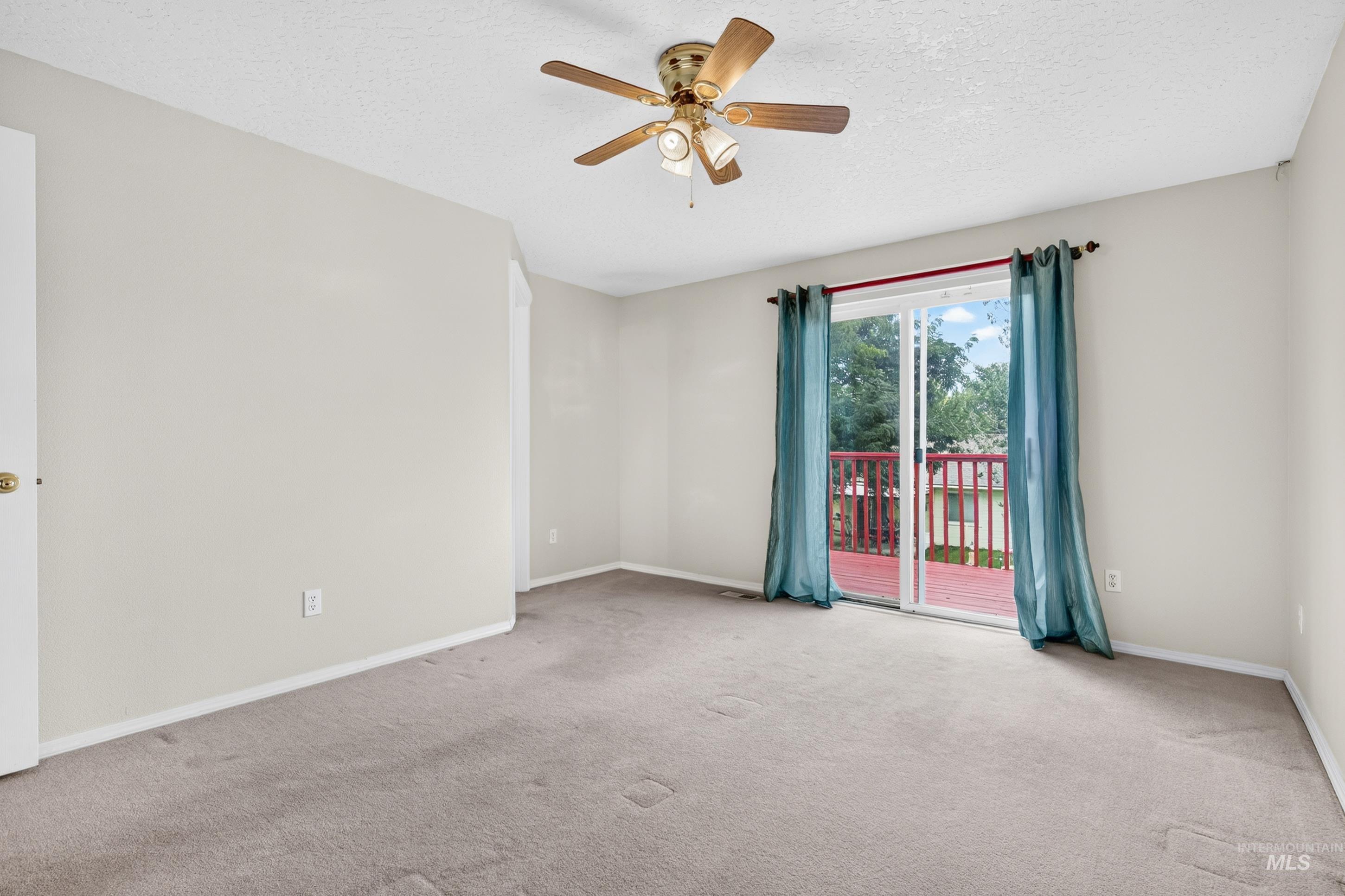 1209 Cattail St Property Photo 18