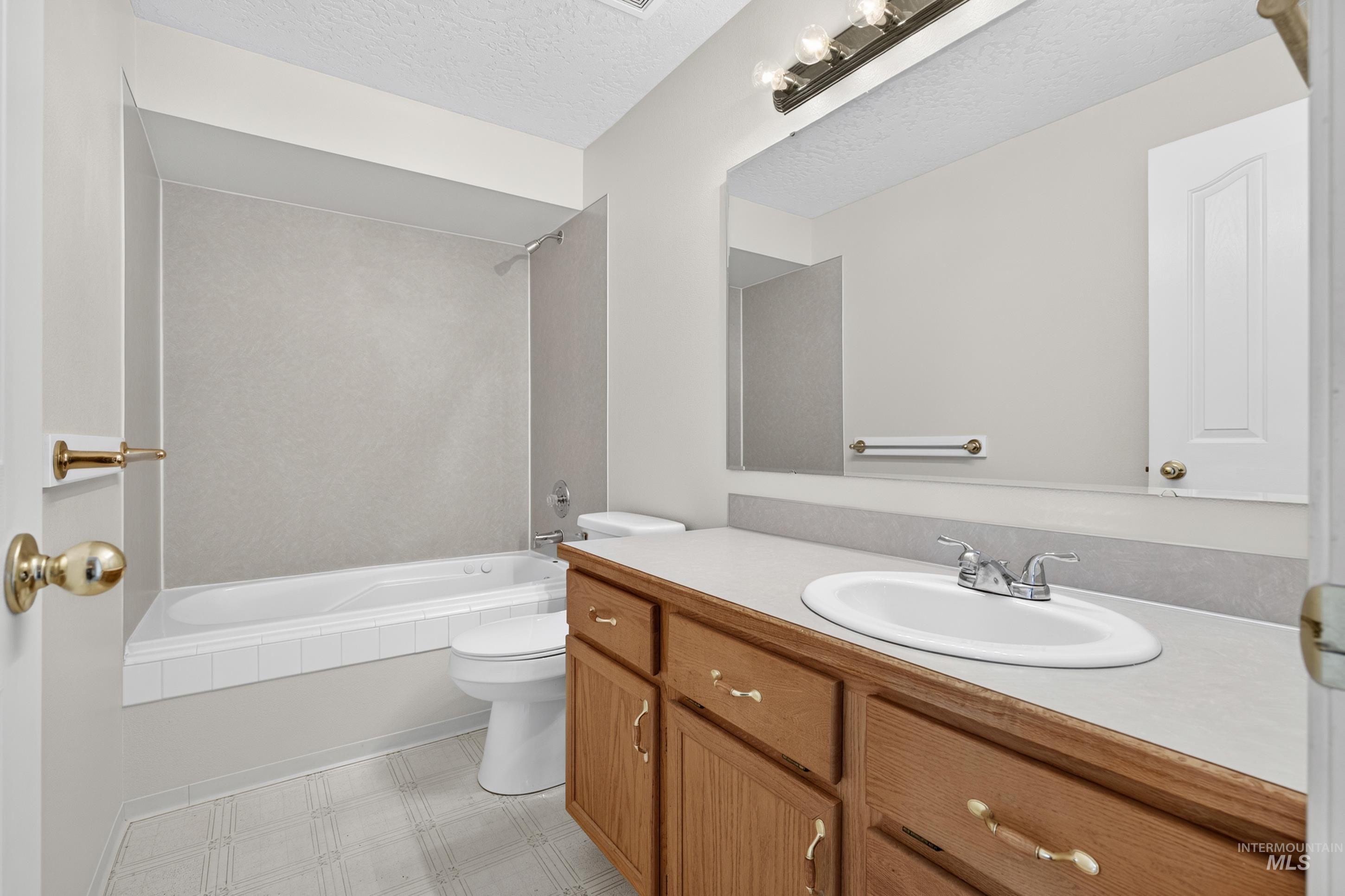 1209 Cattail St Property Photo 21