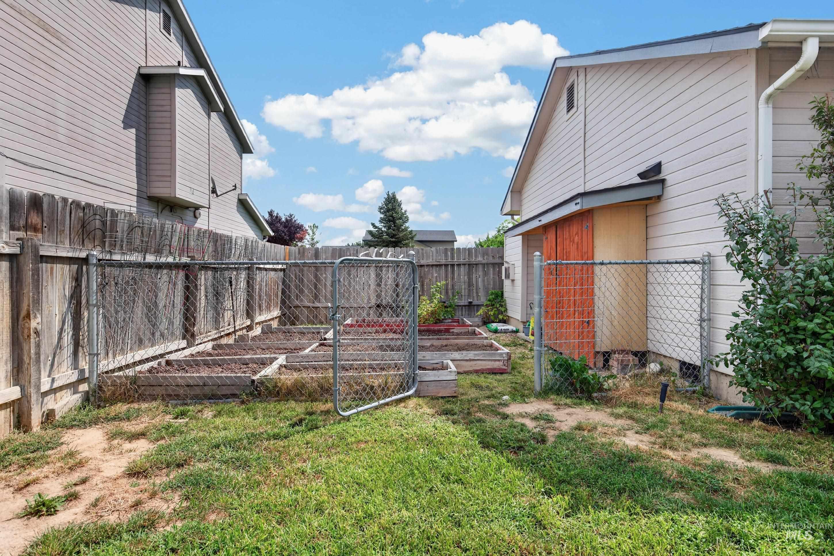 1209 Cattail St Property Photo 26