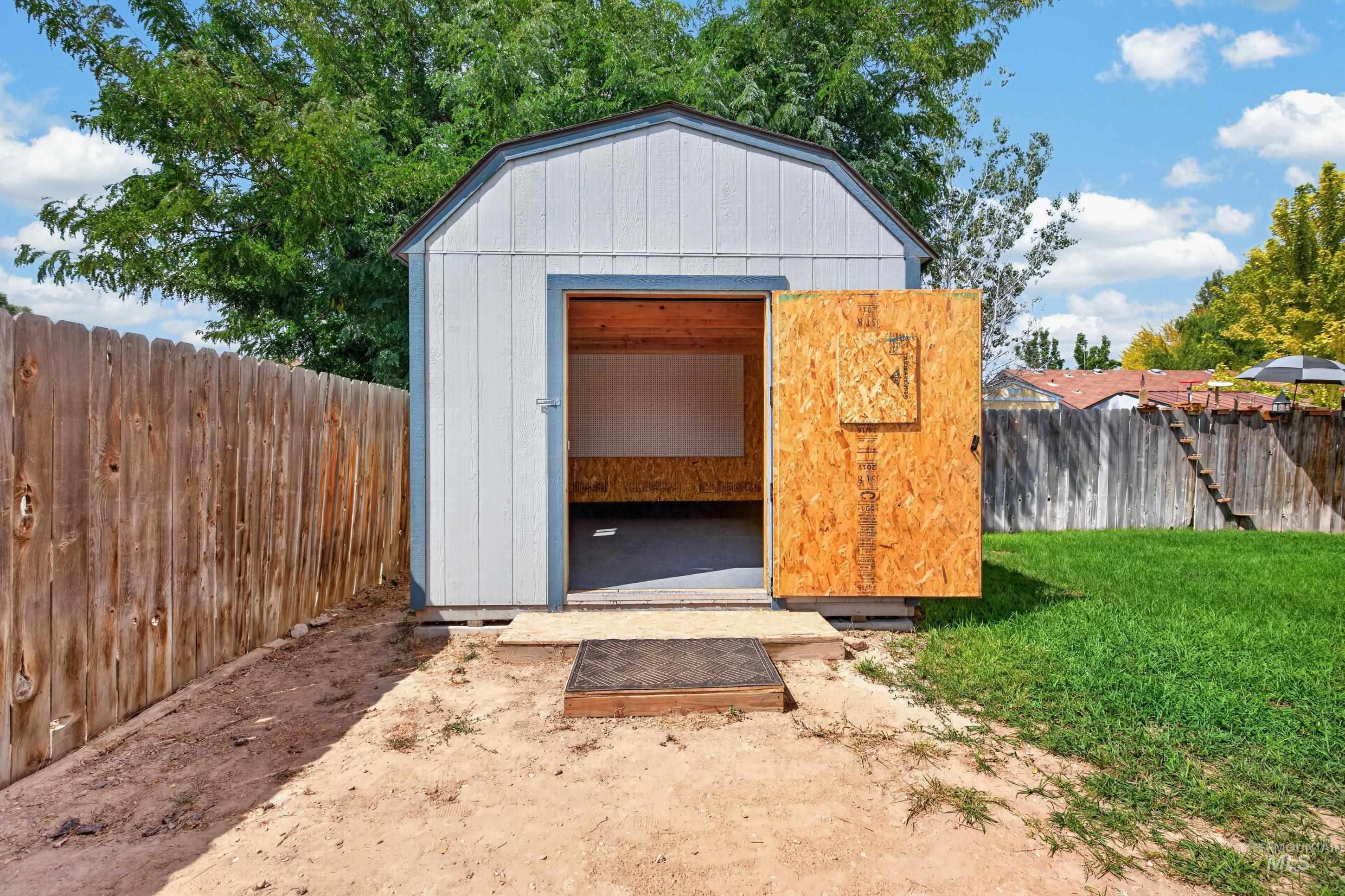 1209 Cattail St Property Photo 30