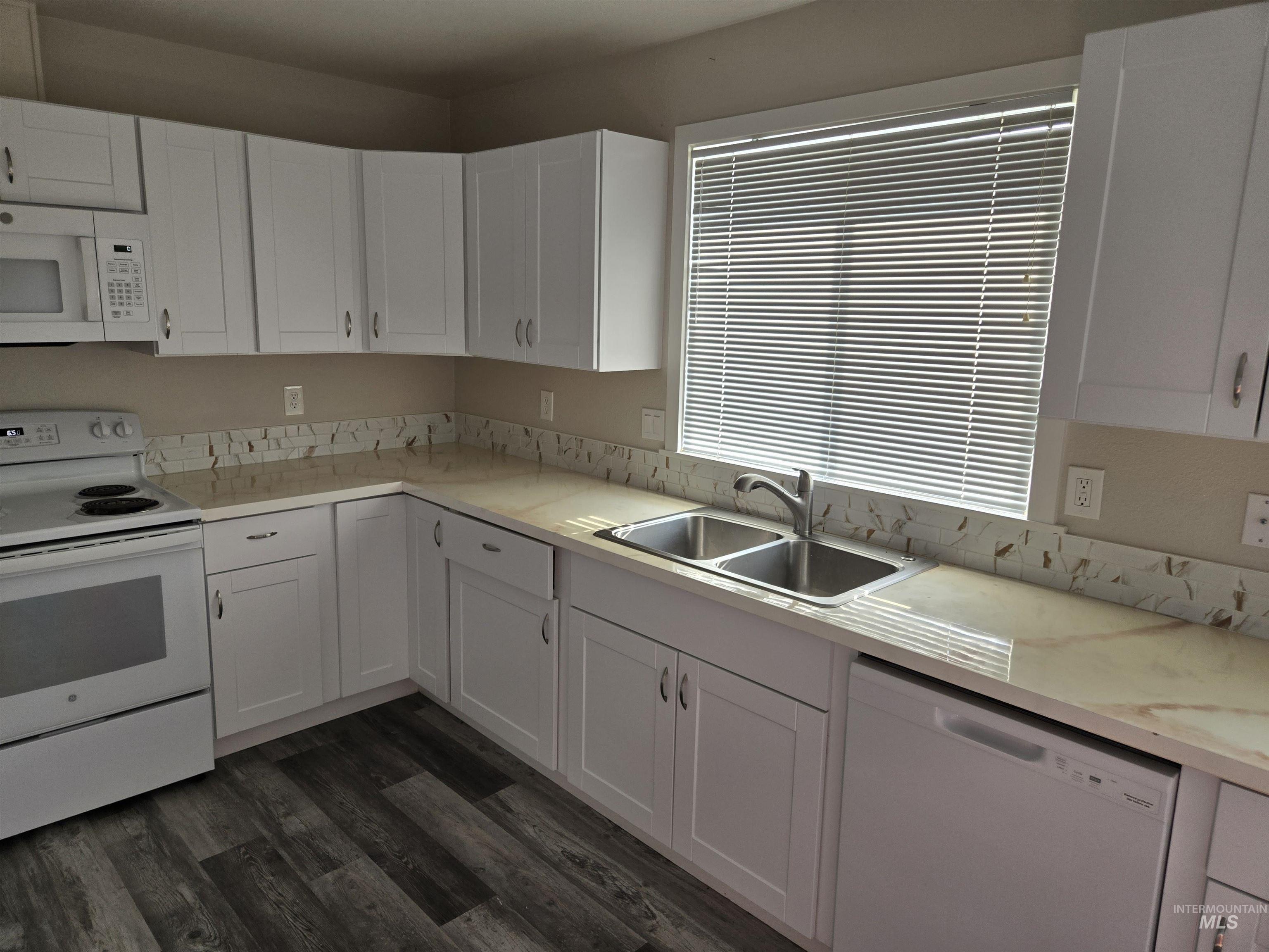 1000-1014 W Orchard Ave Property Photo 12