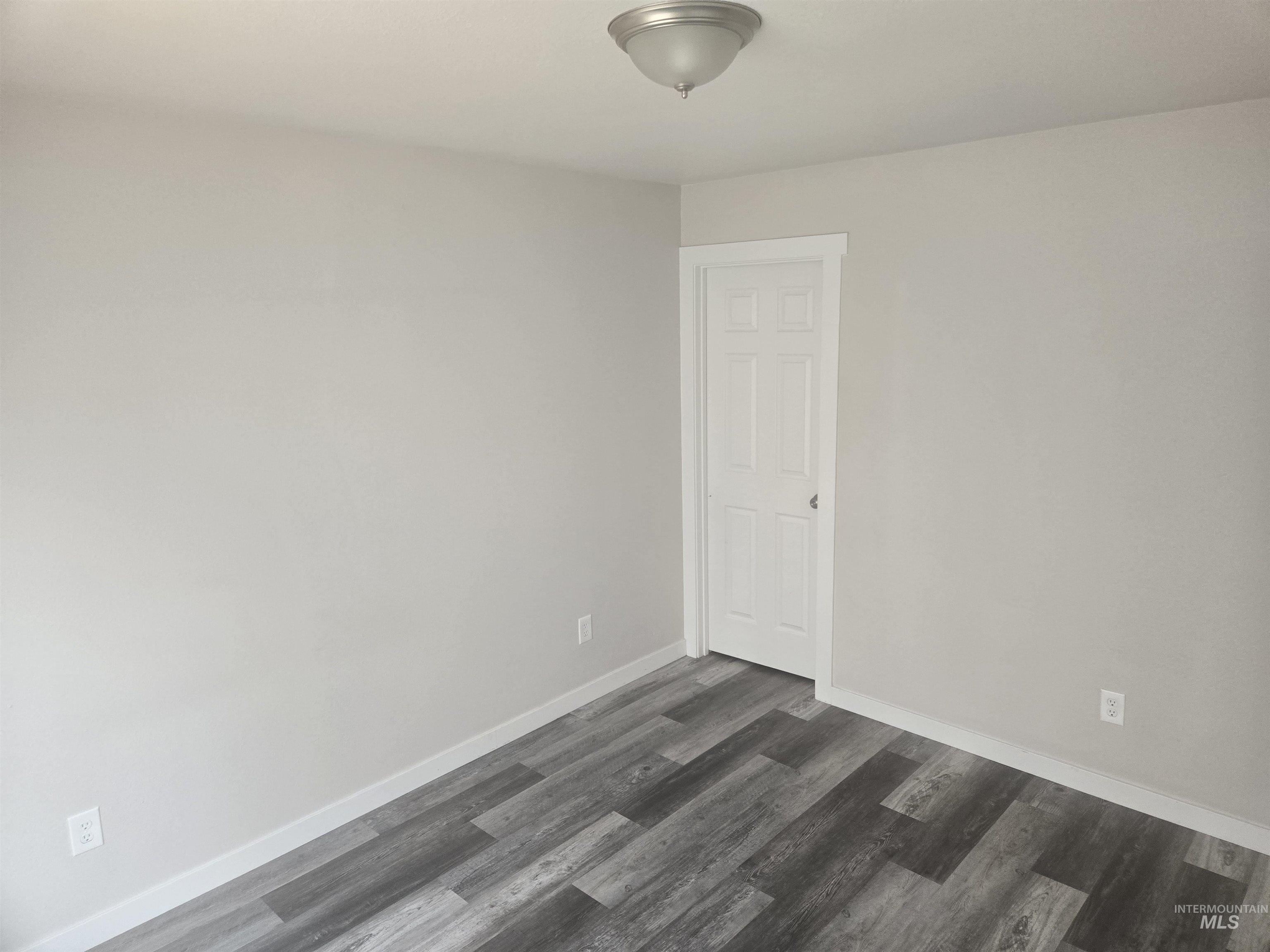 1000-1014 W Orchard Ave Property Photo 24