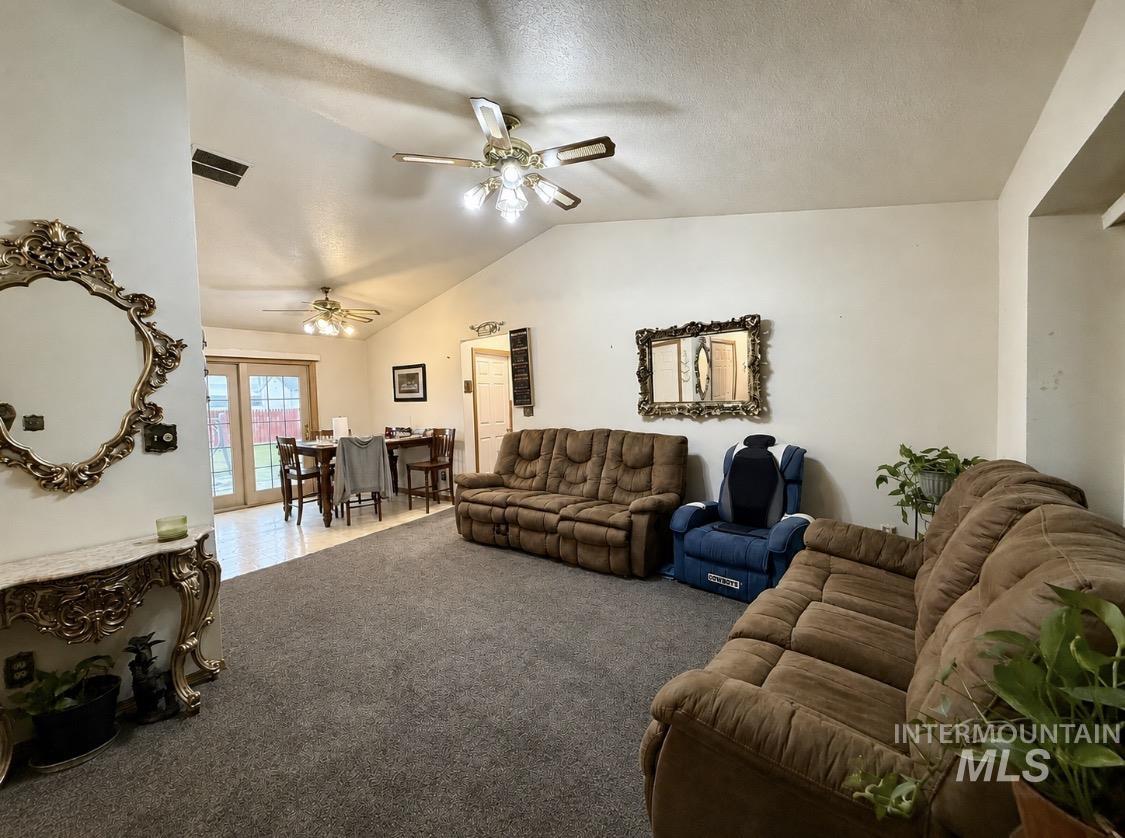 2917 Janis Way Property Photo 2