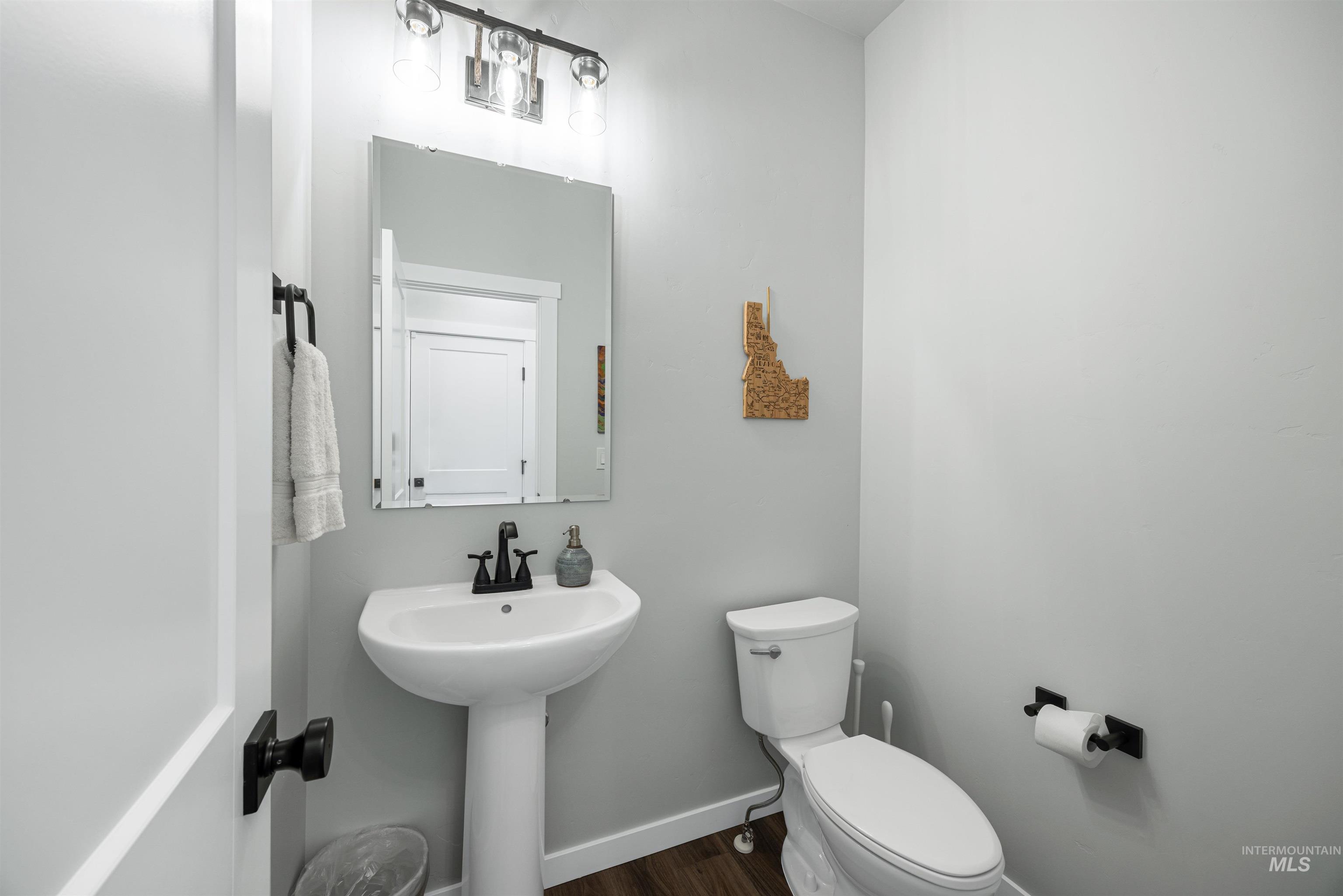 6928 S Chinook Ave Property Photo 12