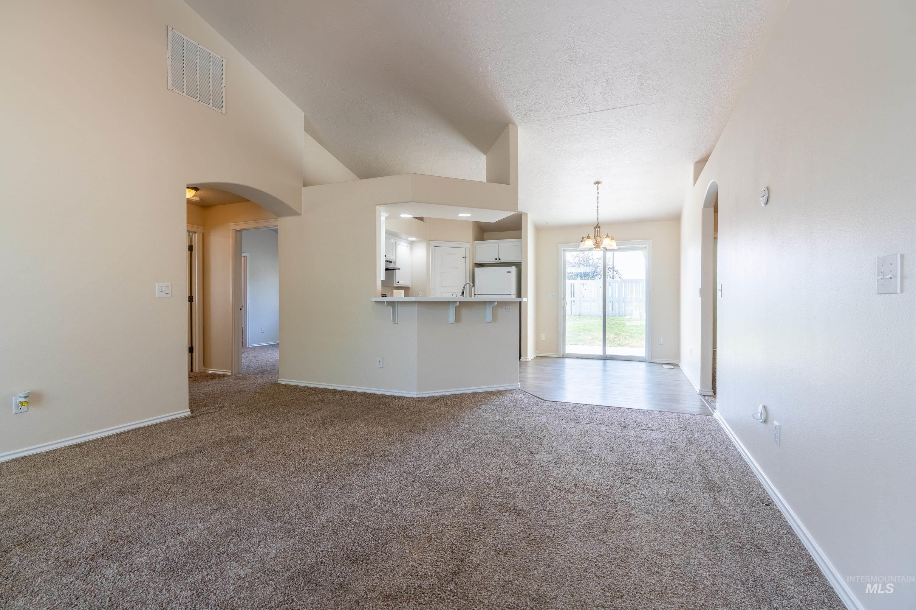 5263 N Arezzo Ave. Property Photo 7