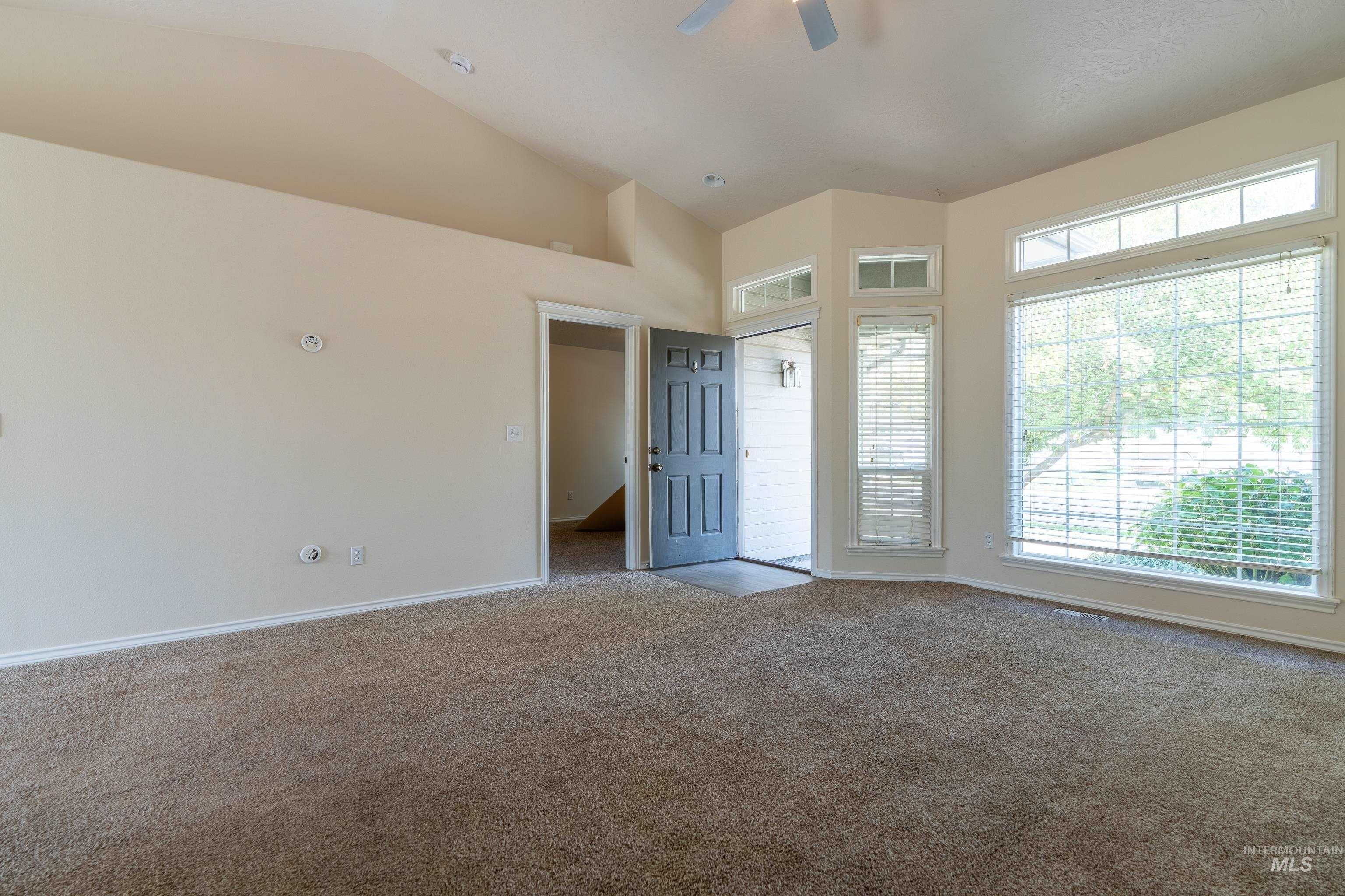 5263 N Arezzo Ave. Property Photo 9