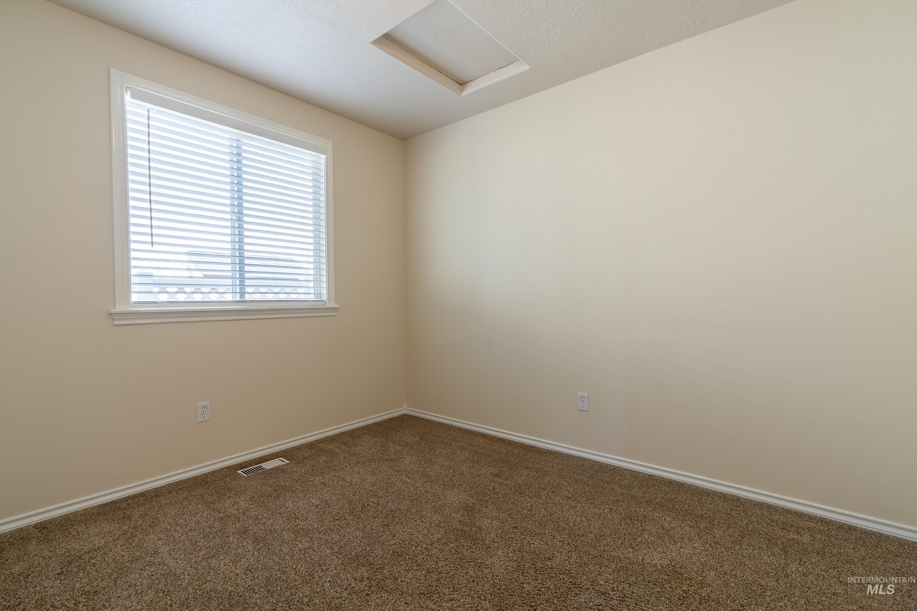 5263 N Arezzo Ave. Property Photo 12