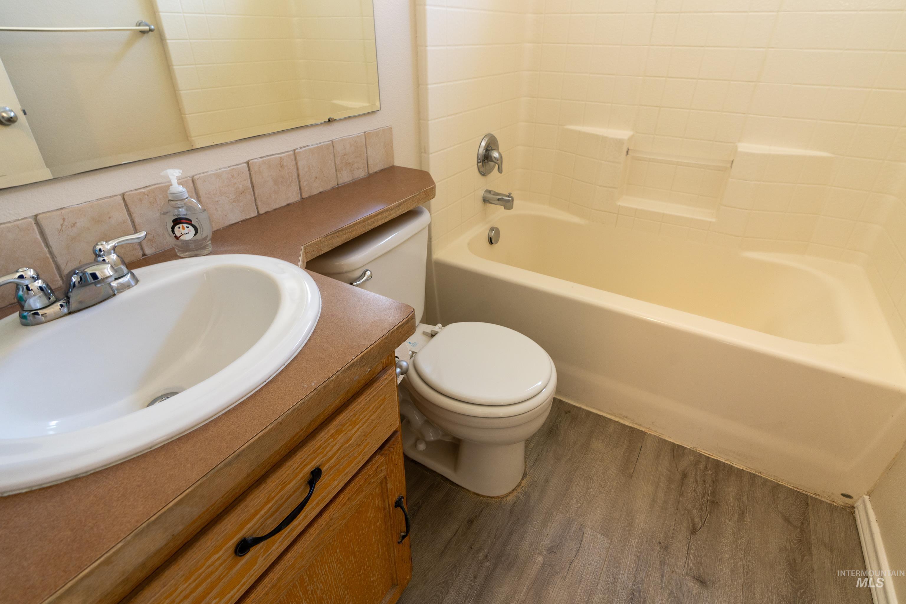 5263 N Arezzo Ave. Property Photo 15