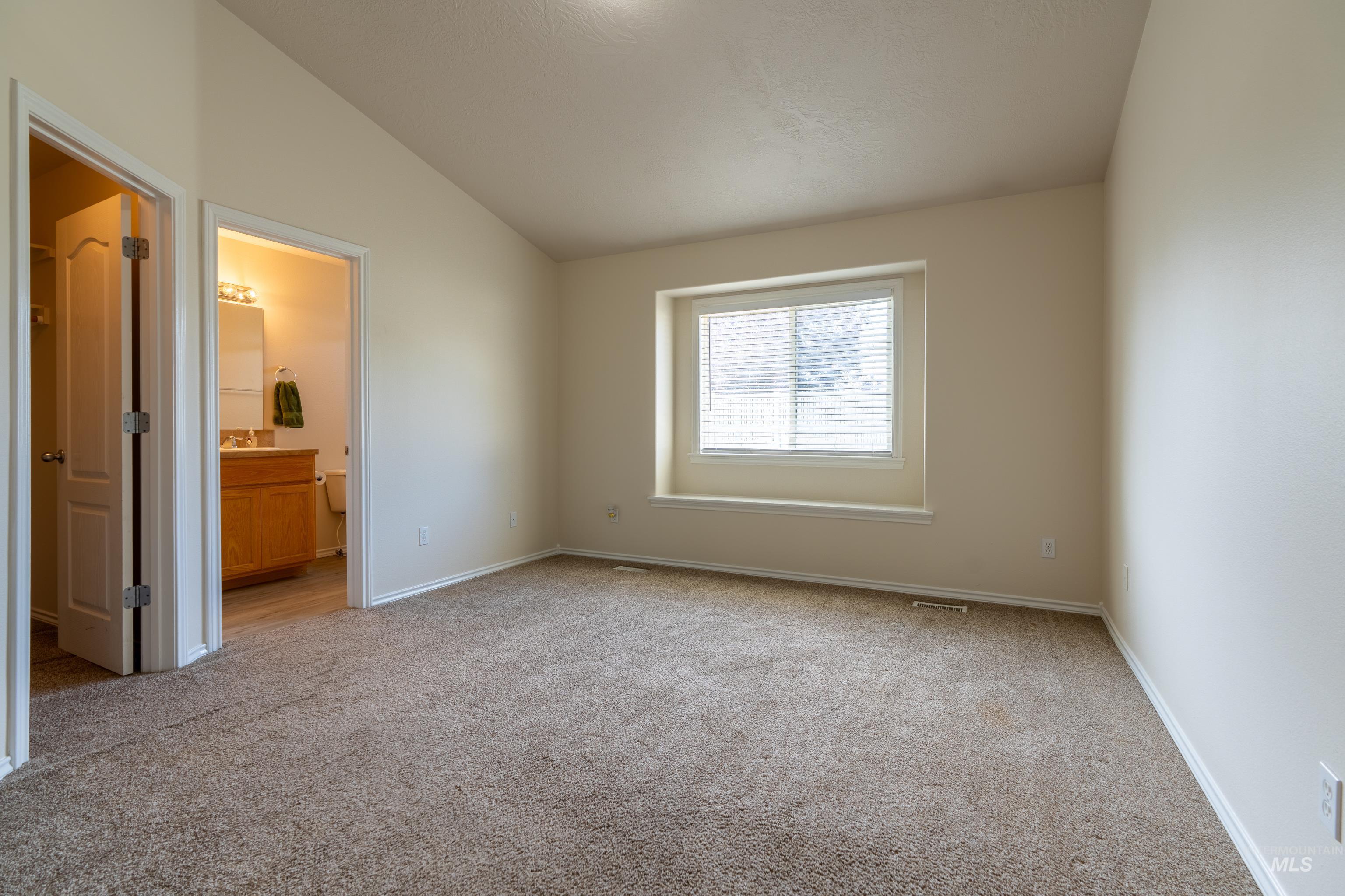 5263 N Arezzo Ave. Property Photo 16