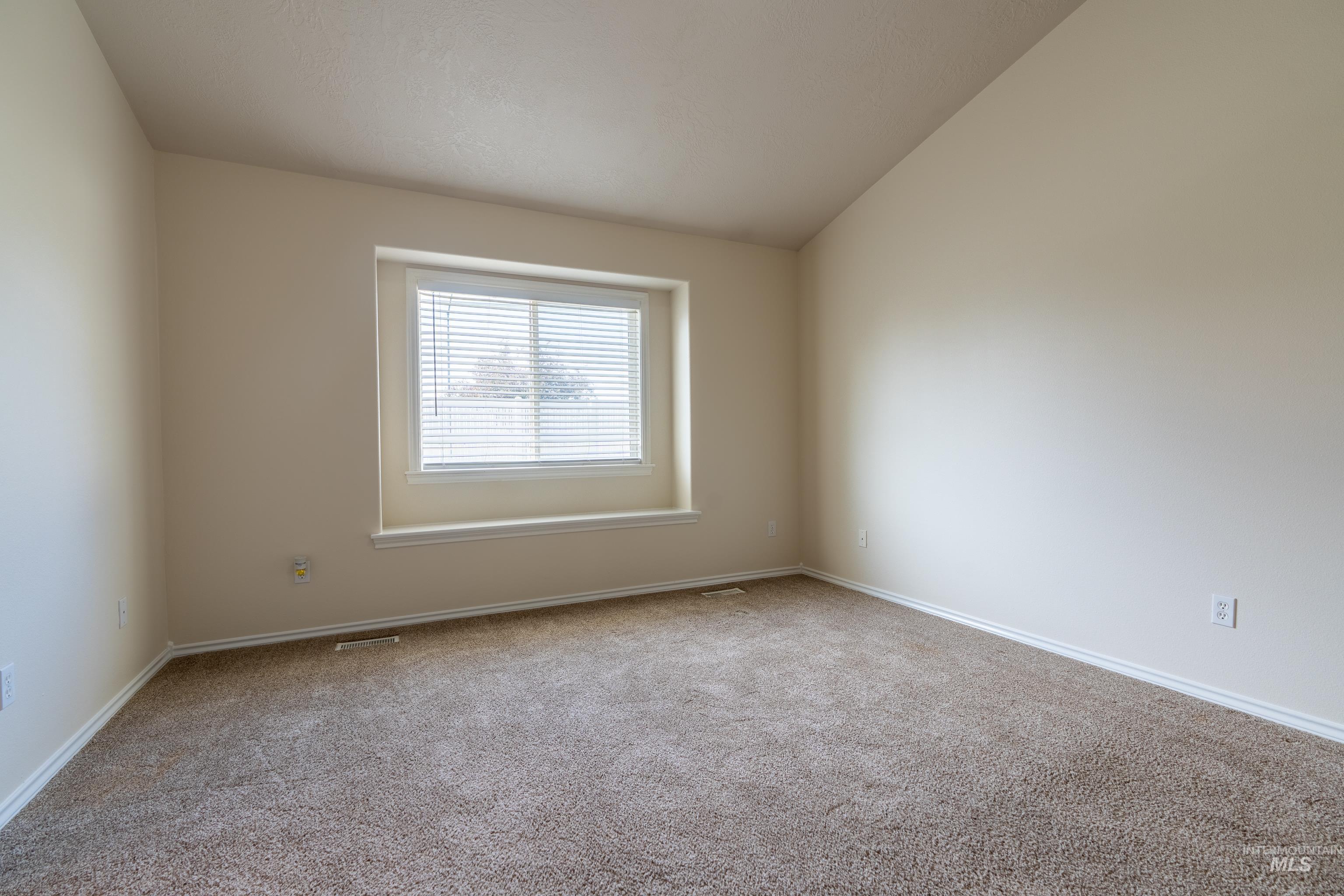 5263 N Arezzo Ave. Property Photo 17