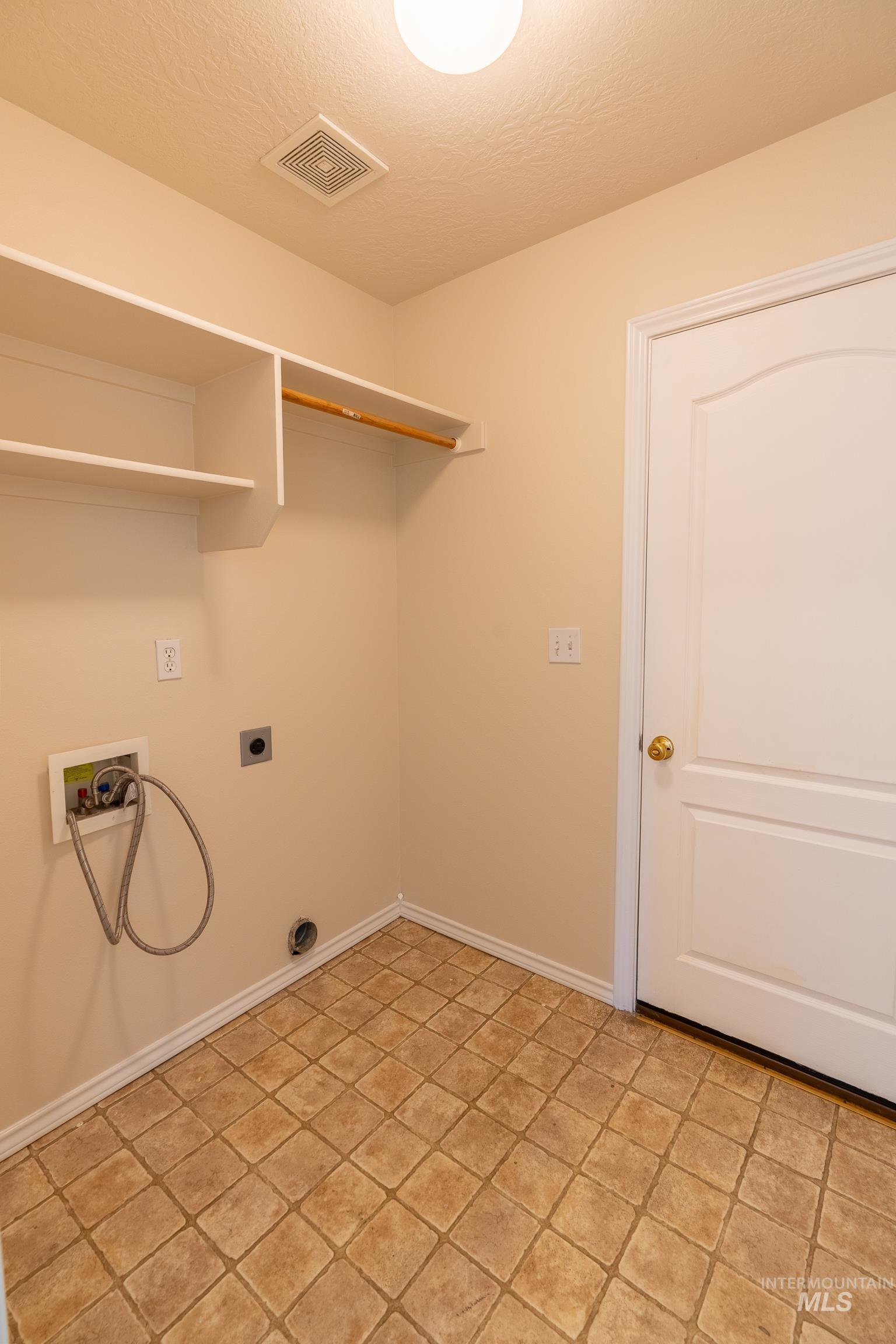 5263 N Arezzo Ave. Property Photo 22