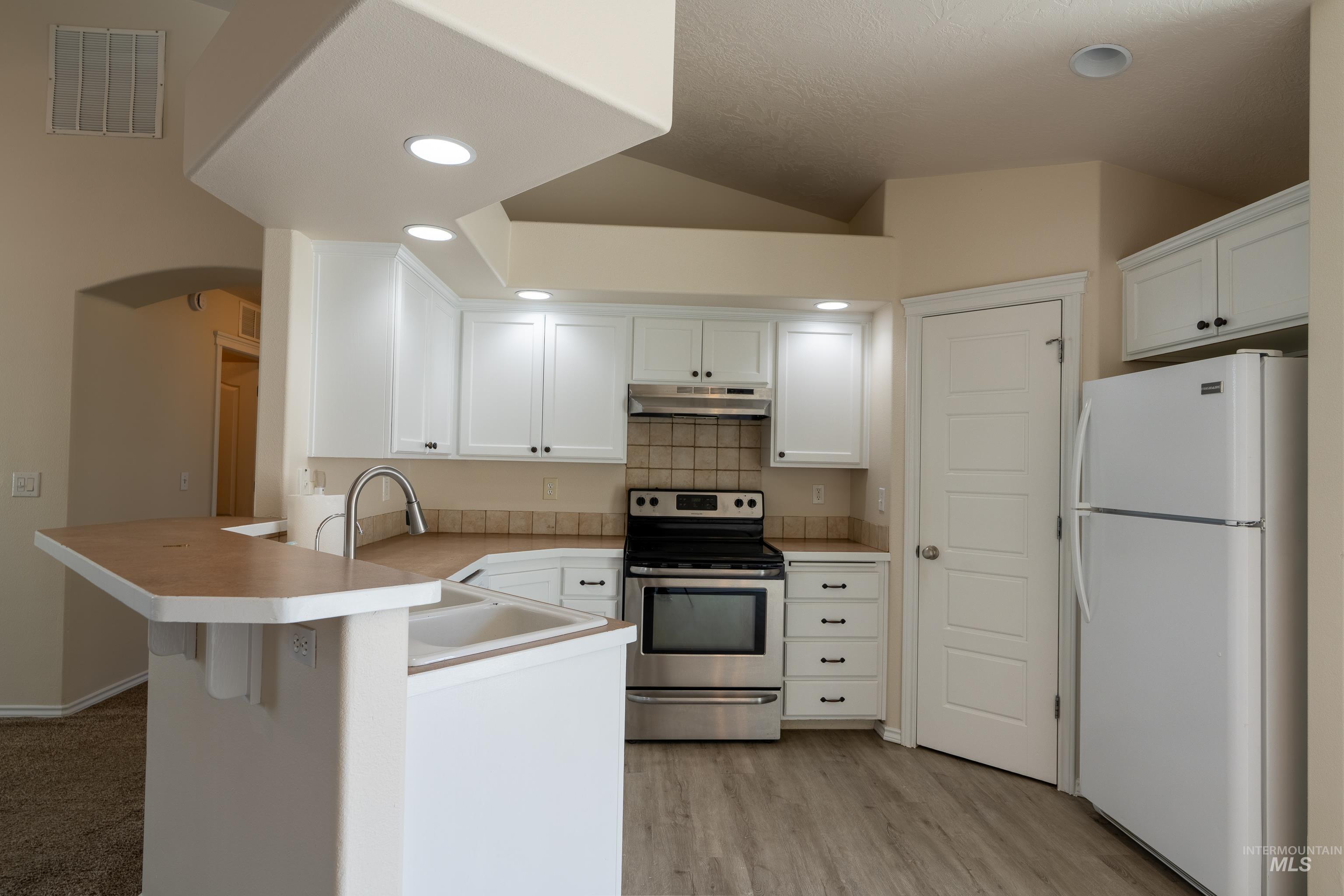 5263 N Arezzo Ave. Property Photo 26