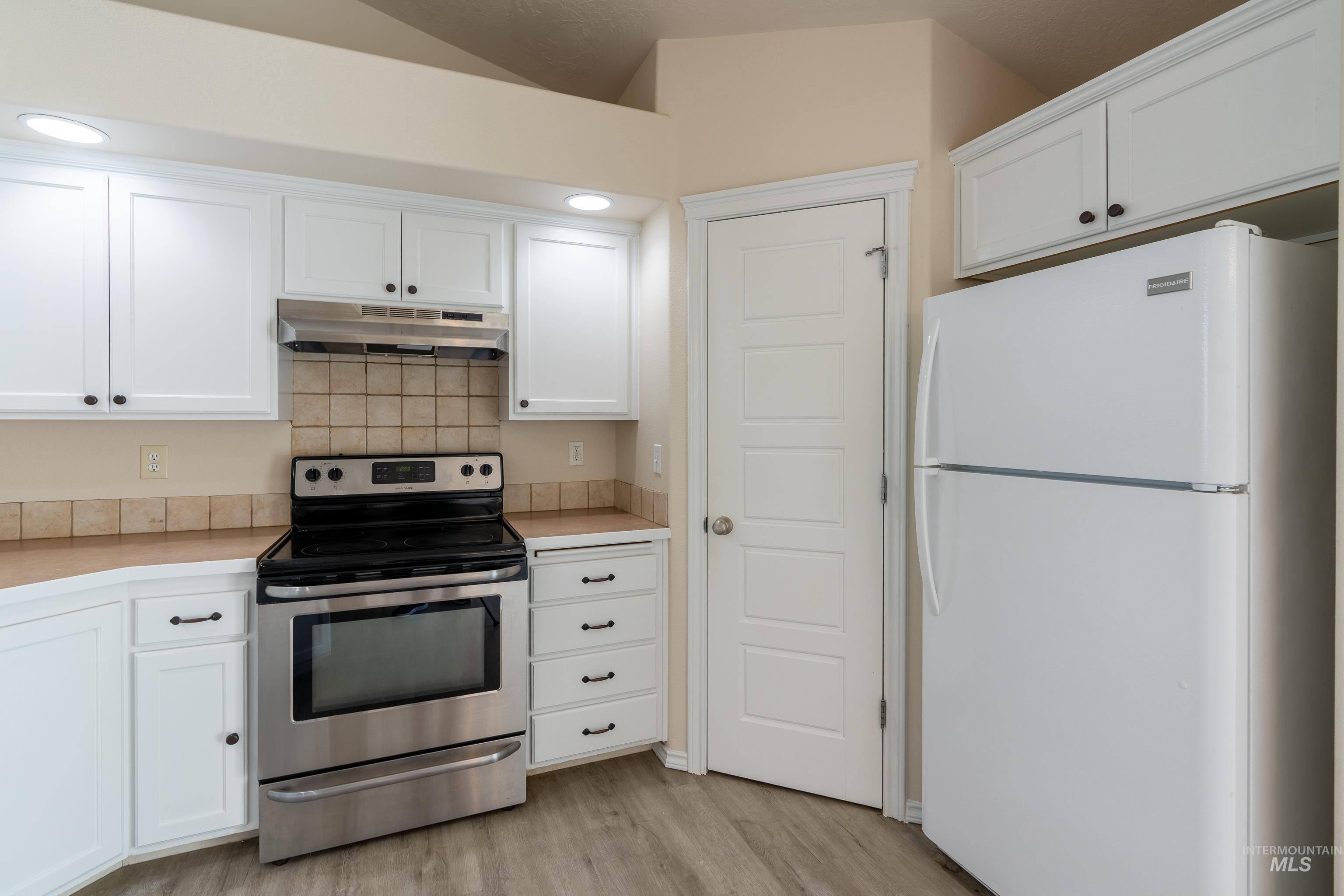 5263 N Arezzo Ave. Property Photo 27