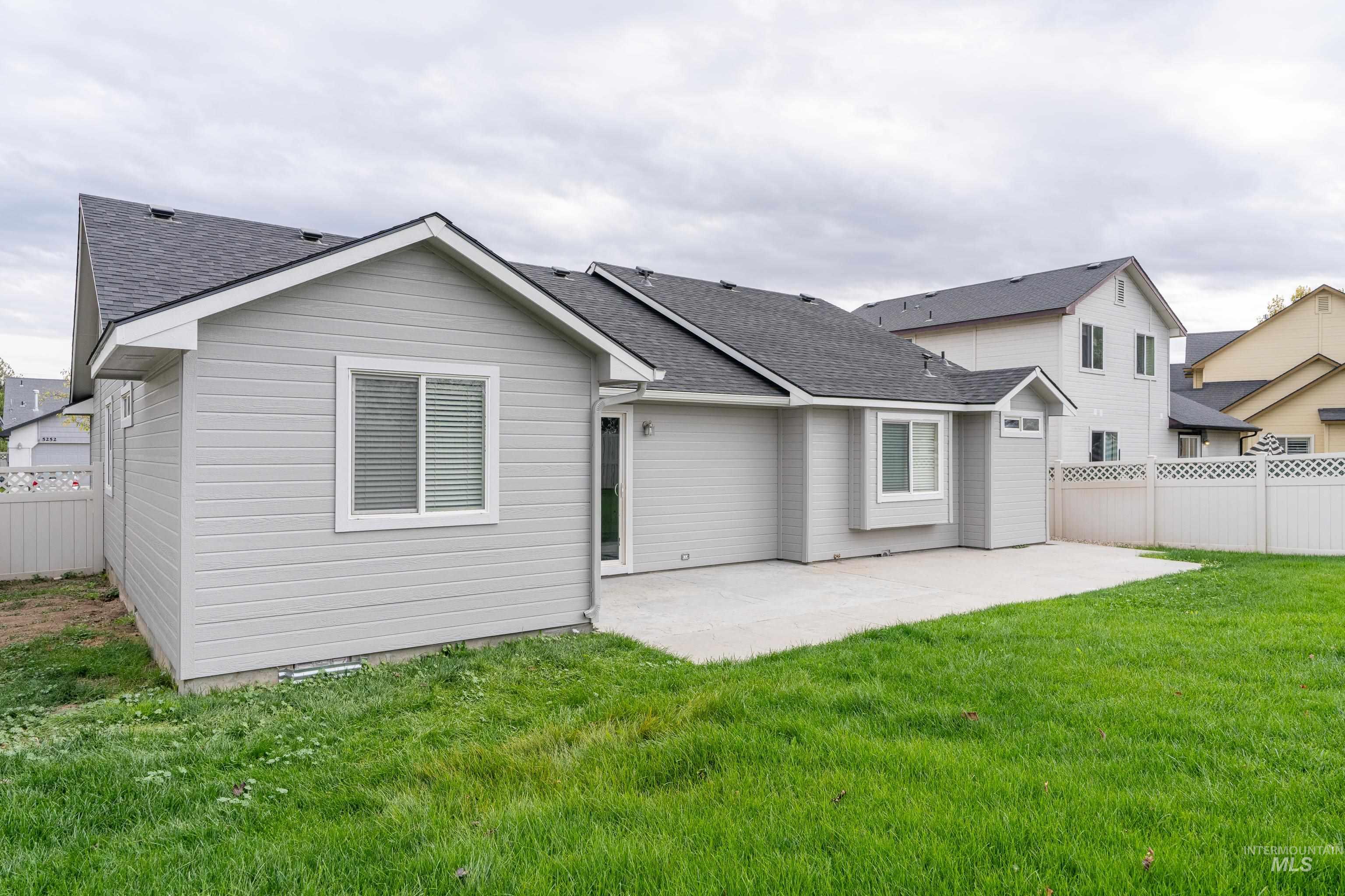5263 N Arezzo Ave. Property Photo 30