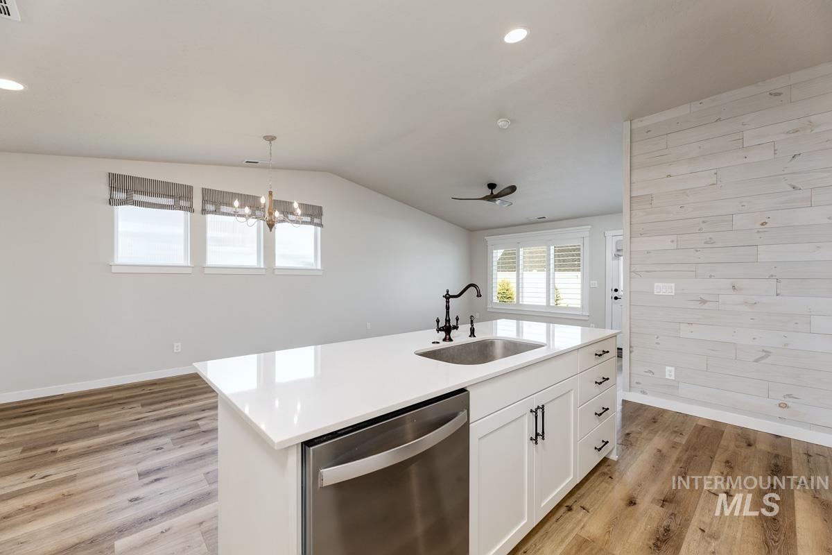 122 W Hyndman Drive Property Photo 15