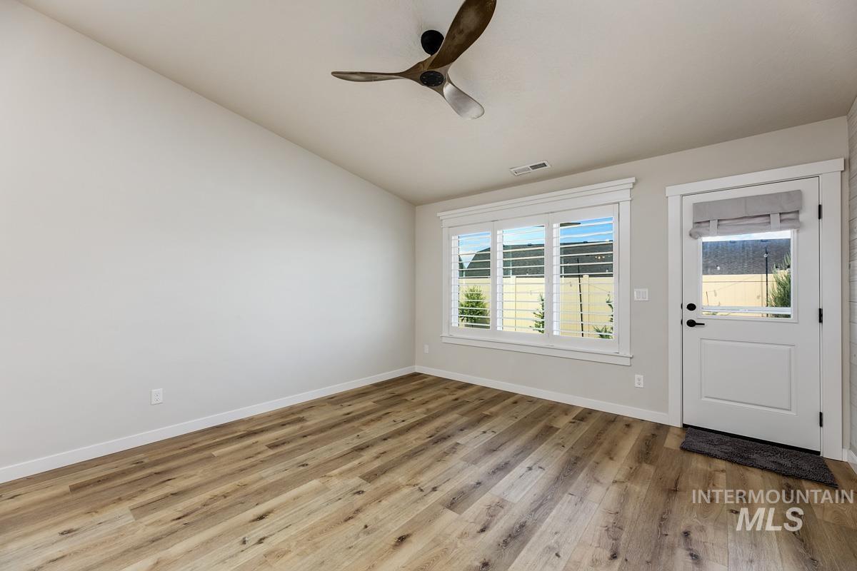 122 W Hyndman Drive Property Photo 17