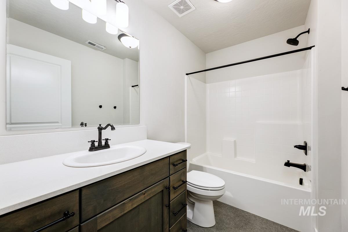 122 W Hyndman Drive Property Photo 24