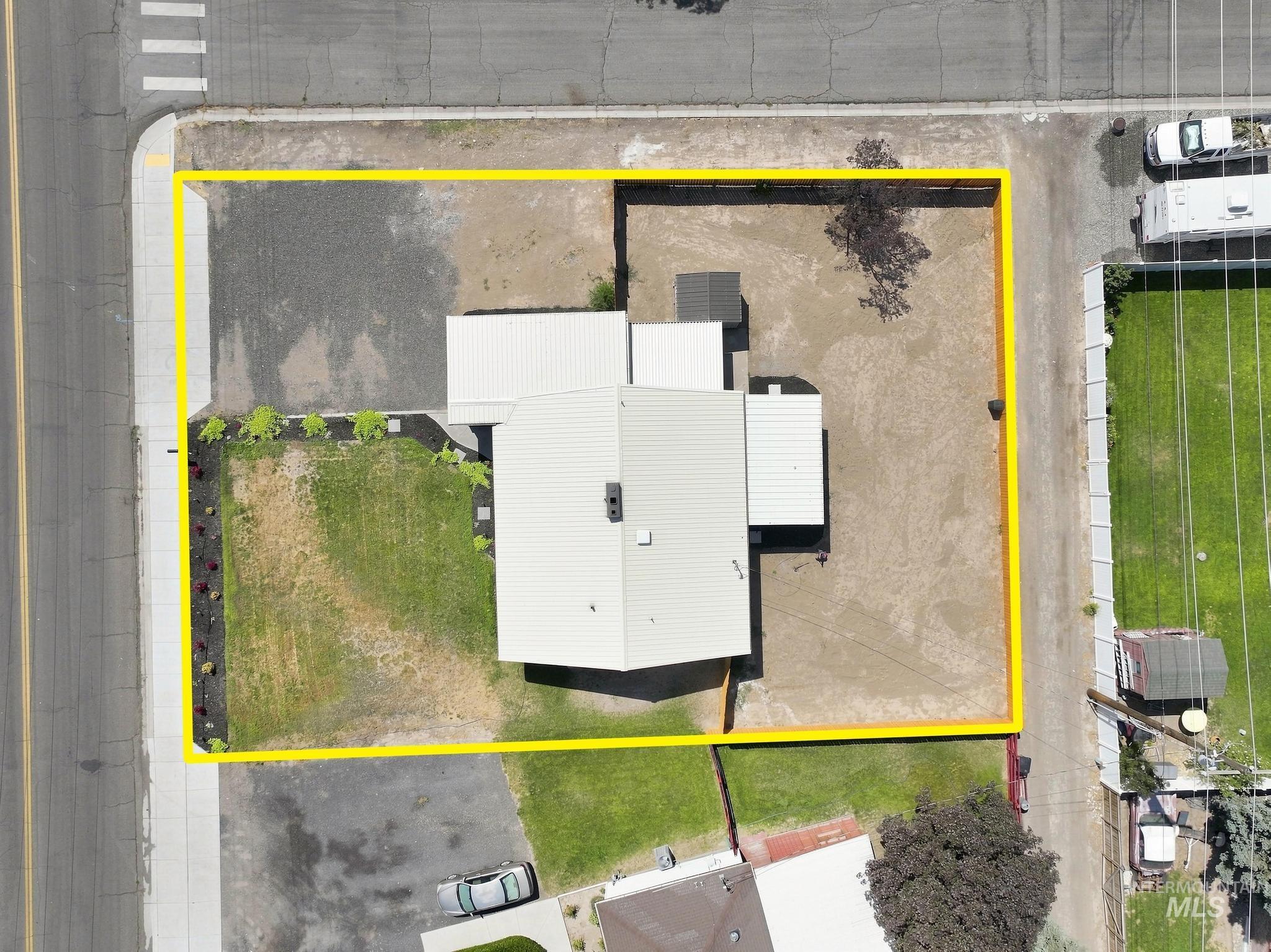 220 Main St Property Photo 44