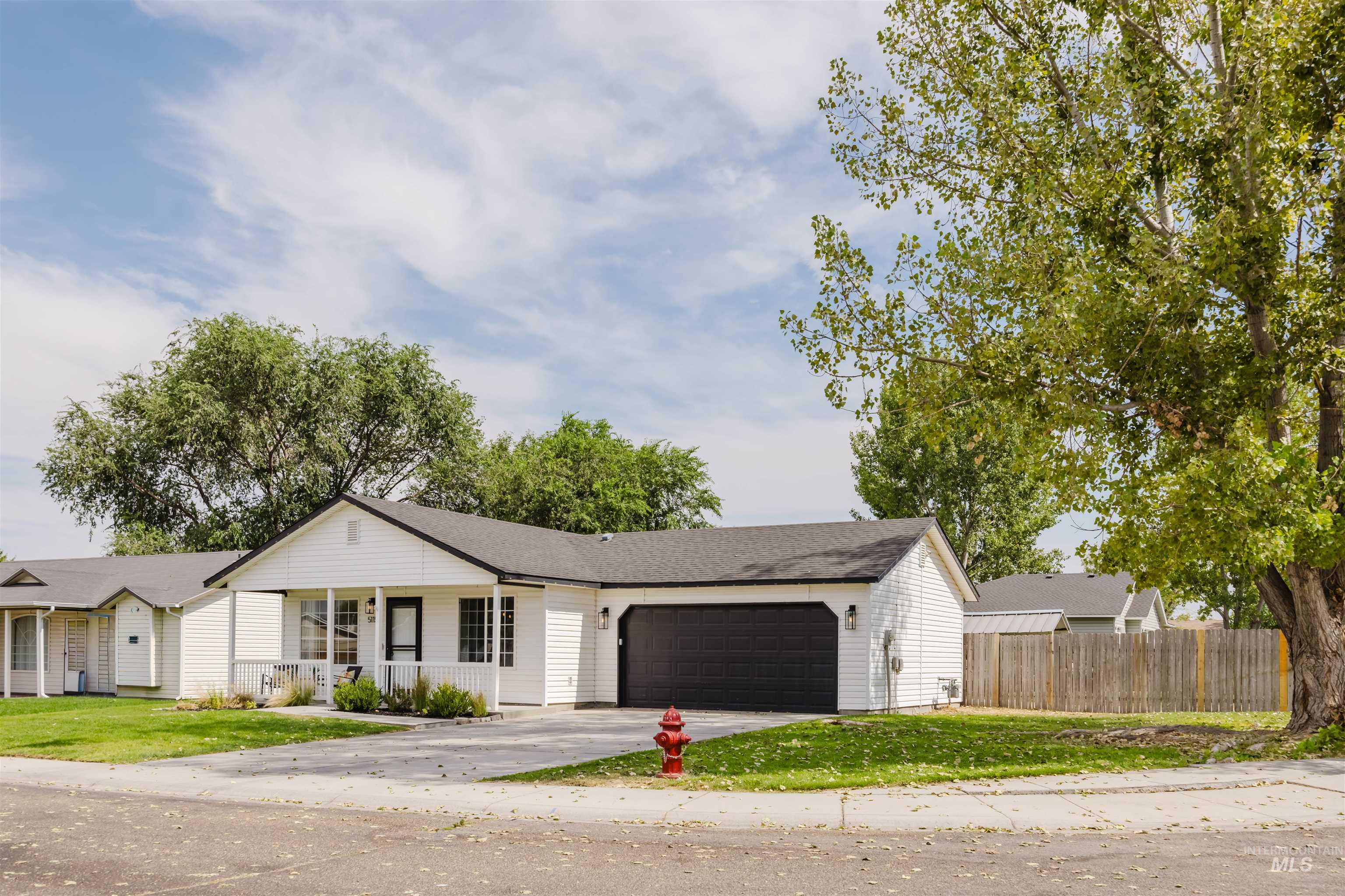 5115 Oxbow Avenue Property Photo 2