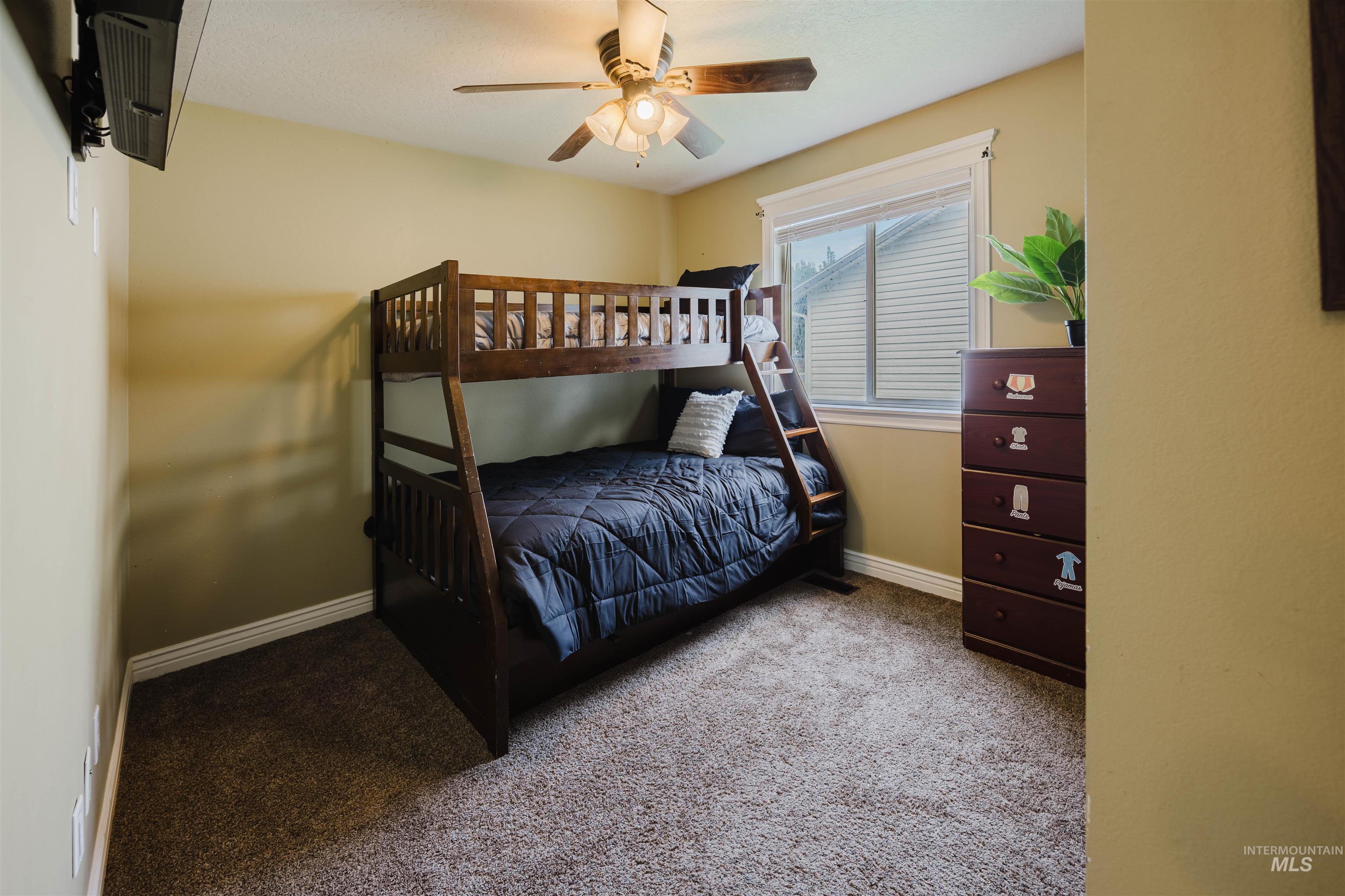 5115 Oxbow Avenue Property Photo 7