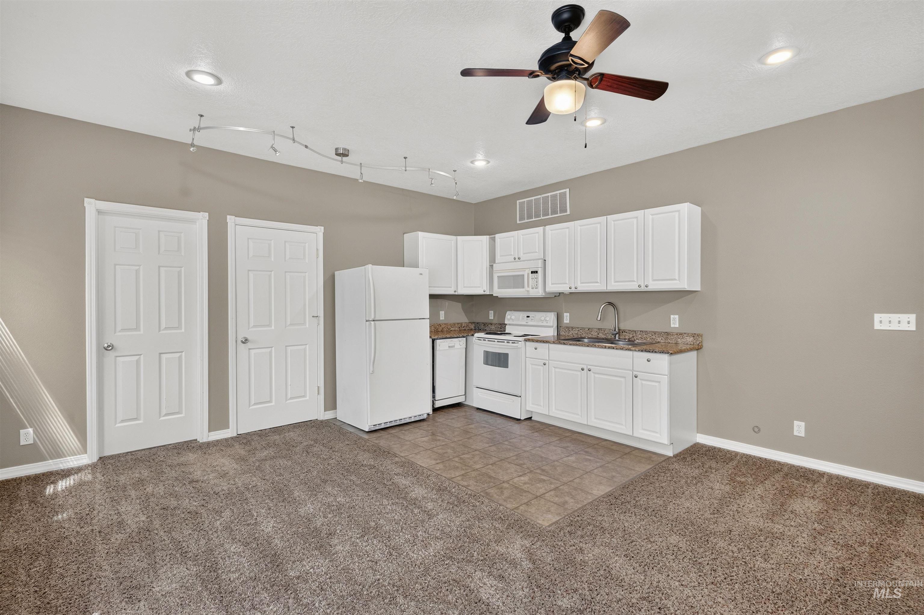 2805 W Moore St Property Photo 5