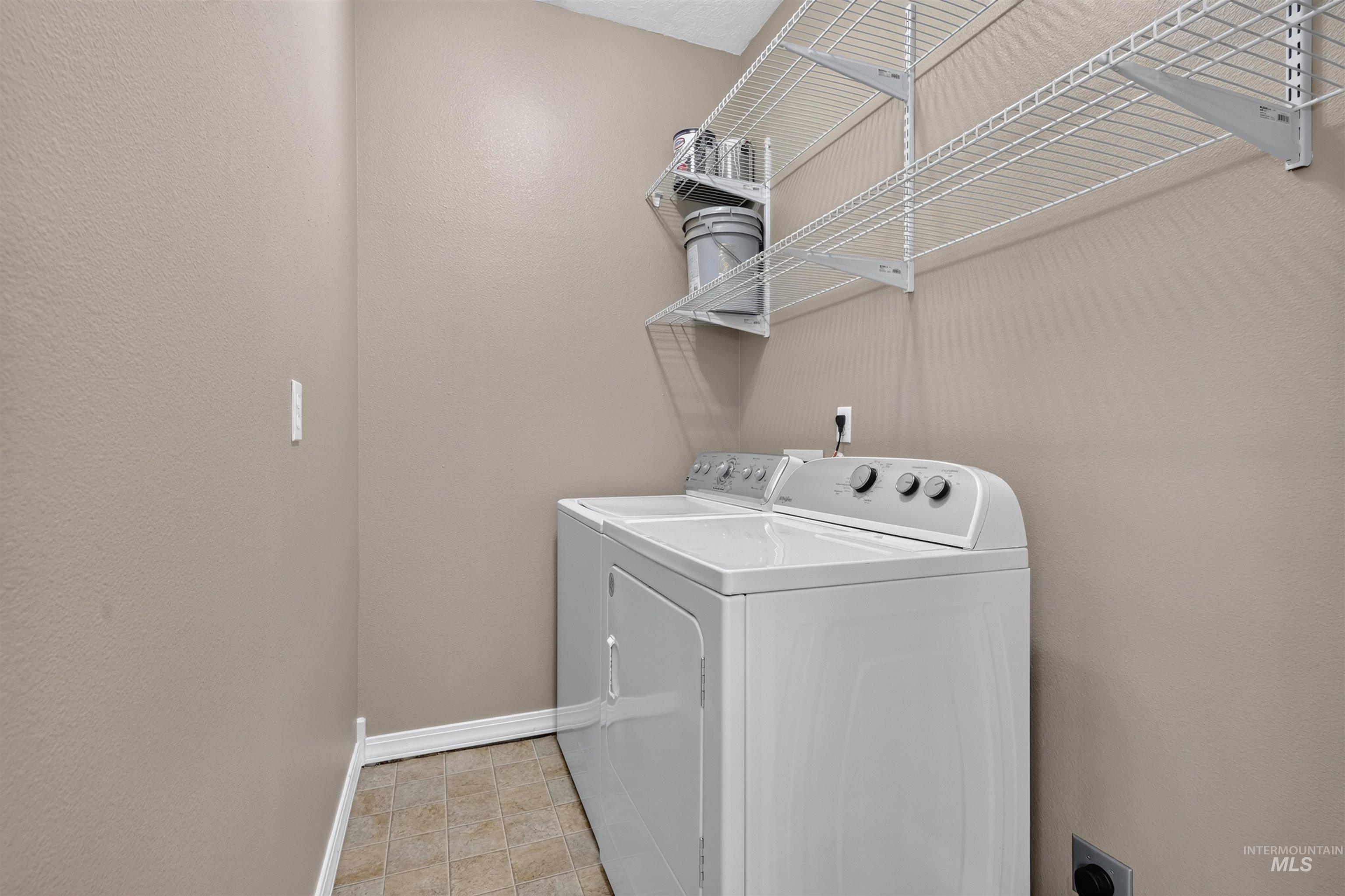 2805 W Moore St Property Photo 7