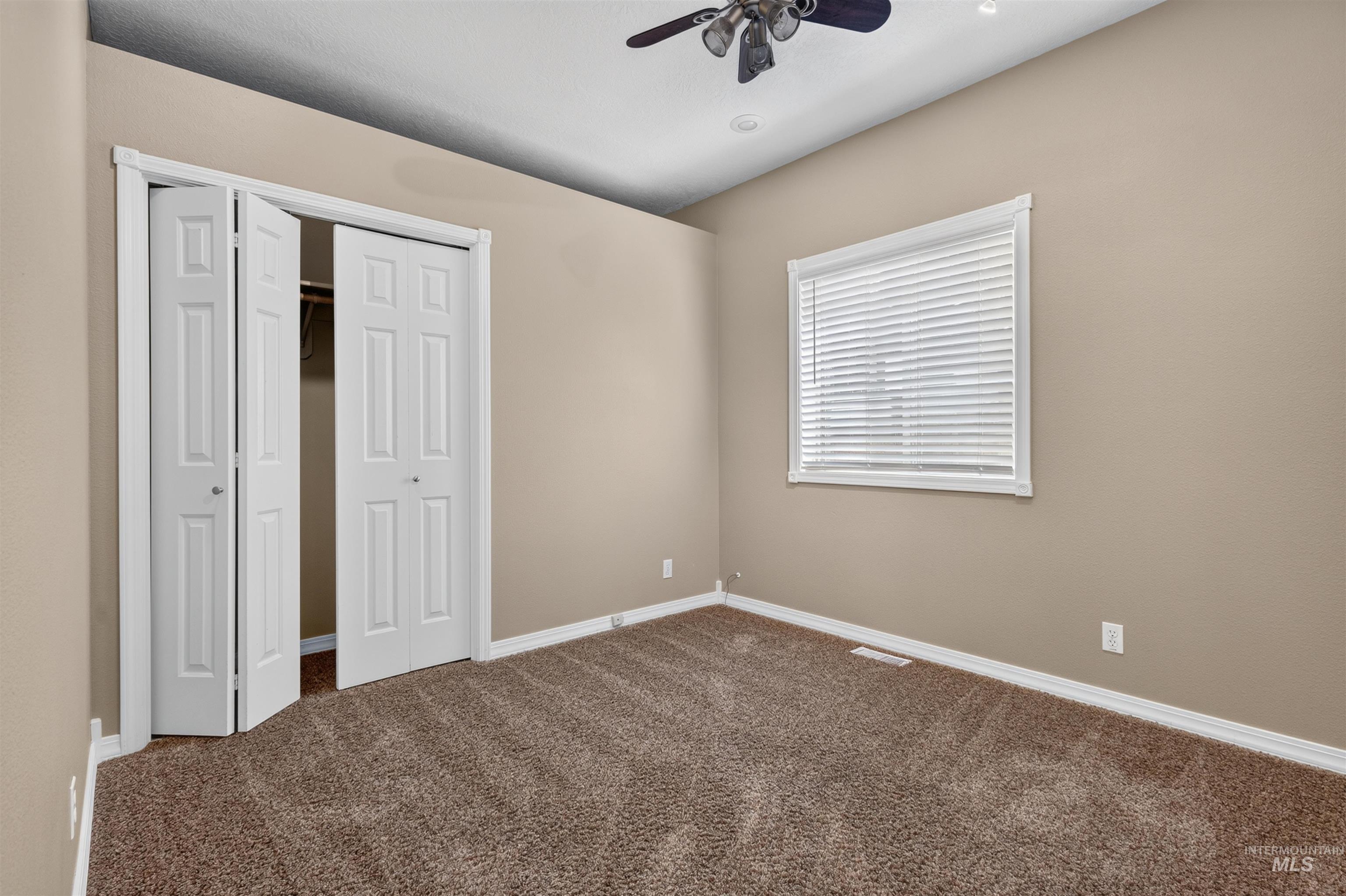 2805 W Moore St Property Photo 9
