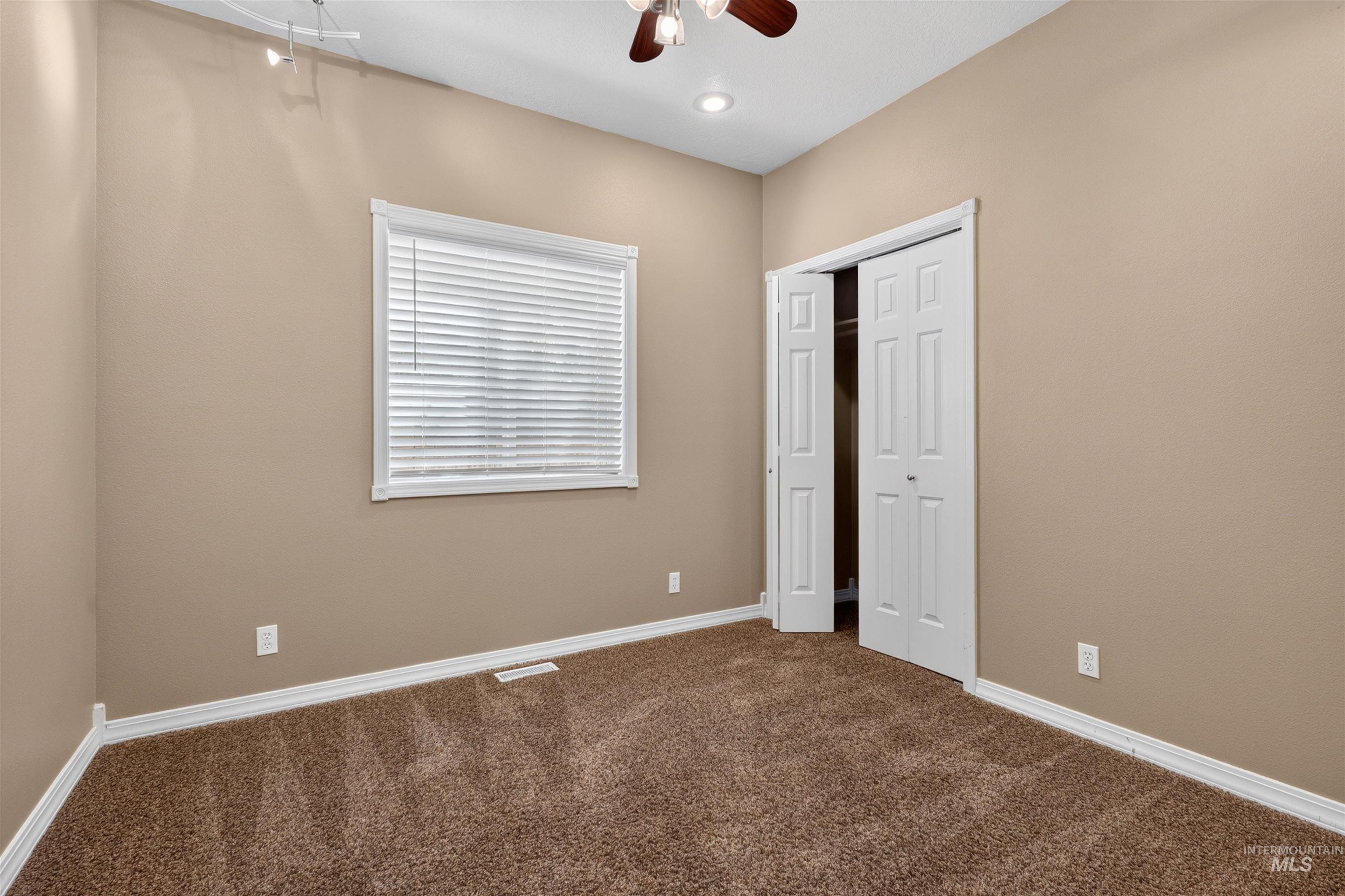 2805 W Moore St Property Photo 10