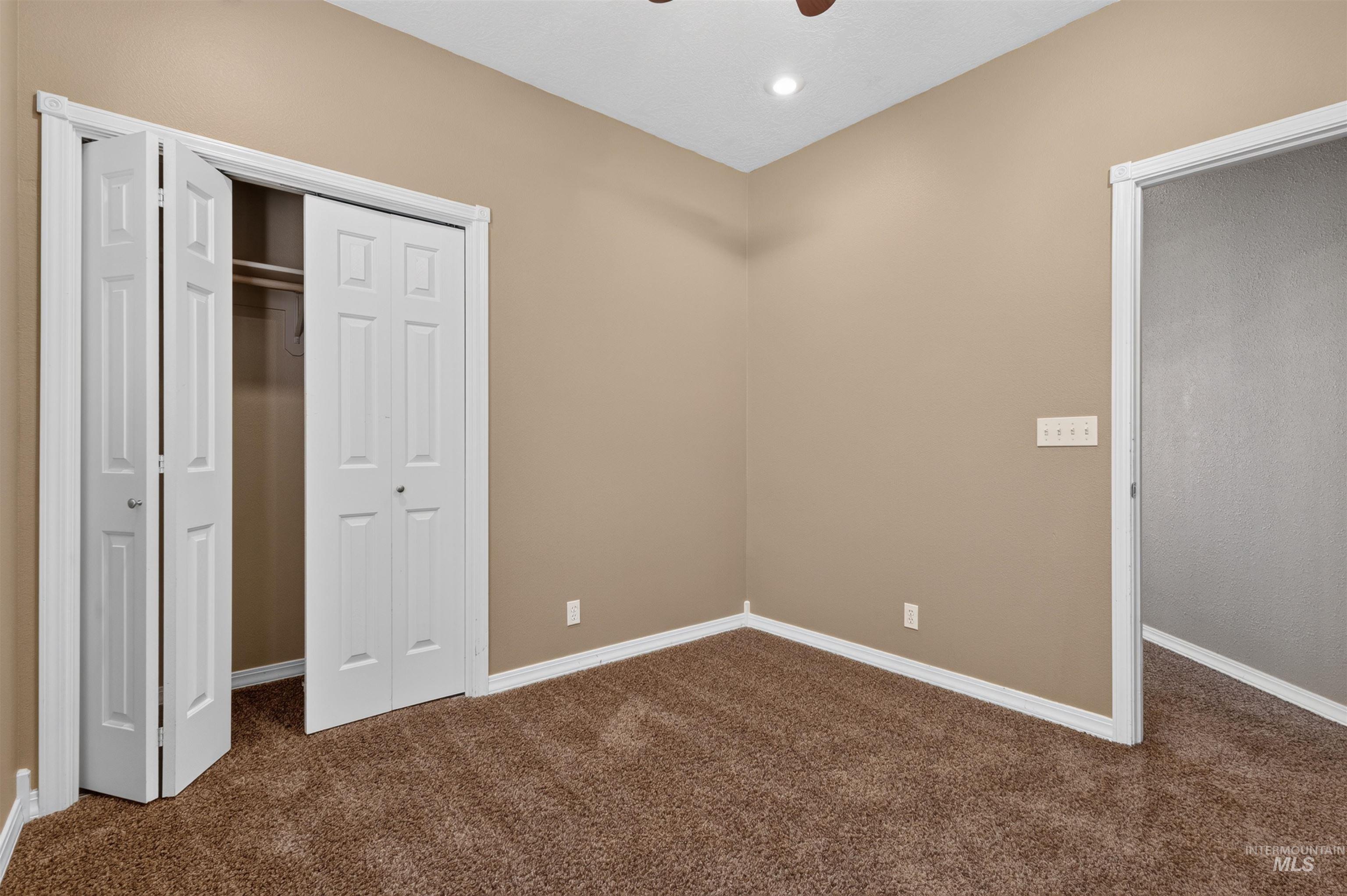 2805 W Moore St Property Photo 11