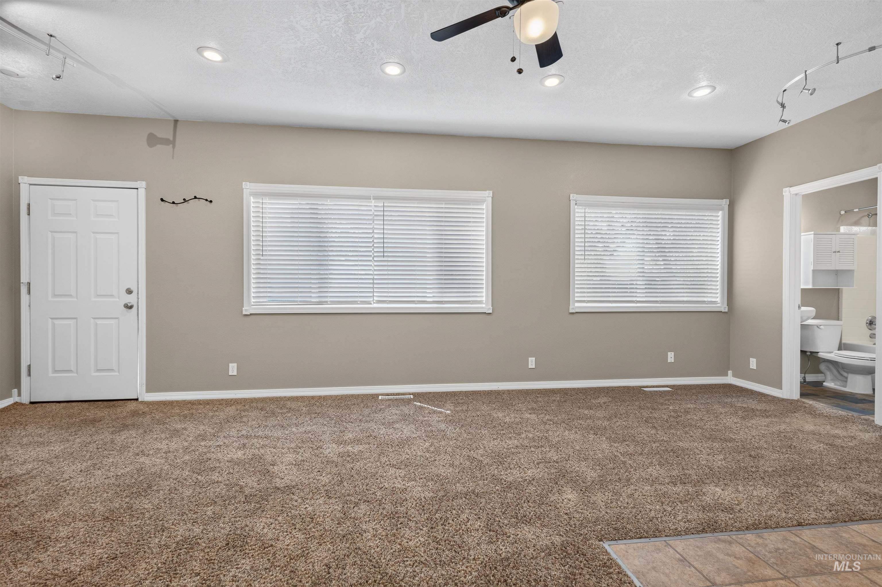 2805 W Moore St Property Photo 12