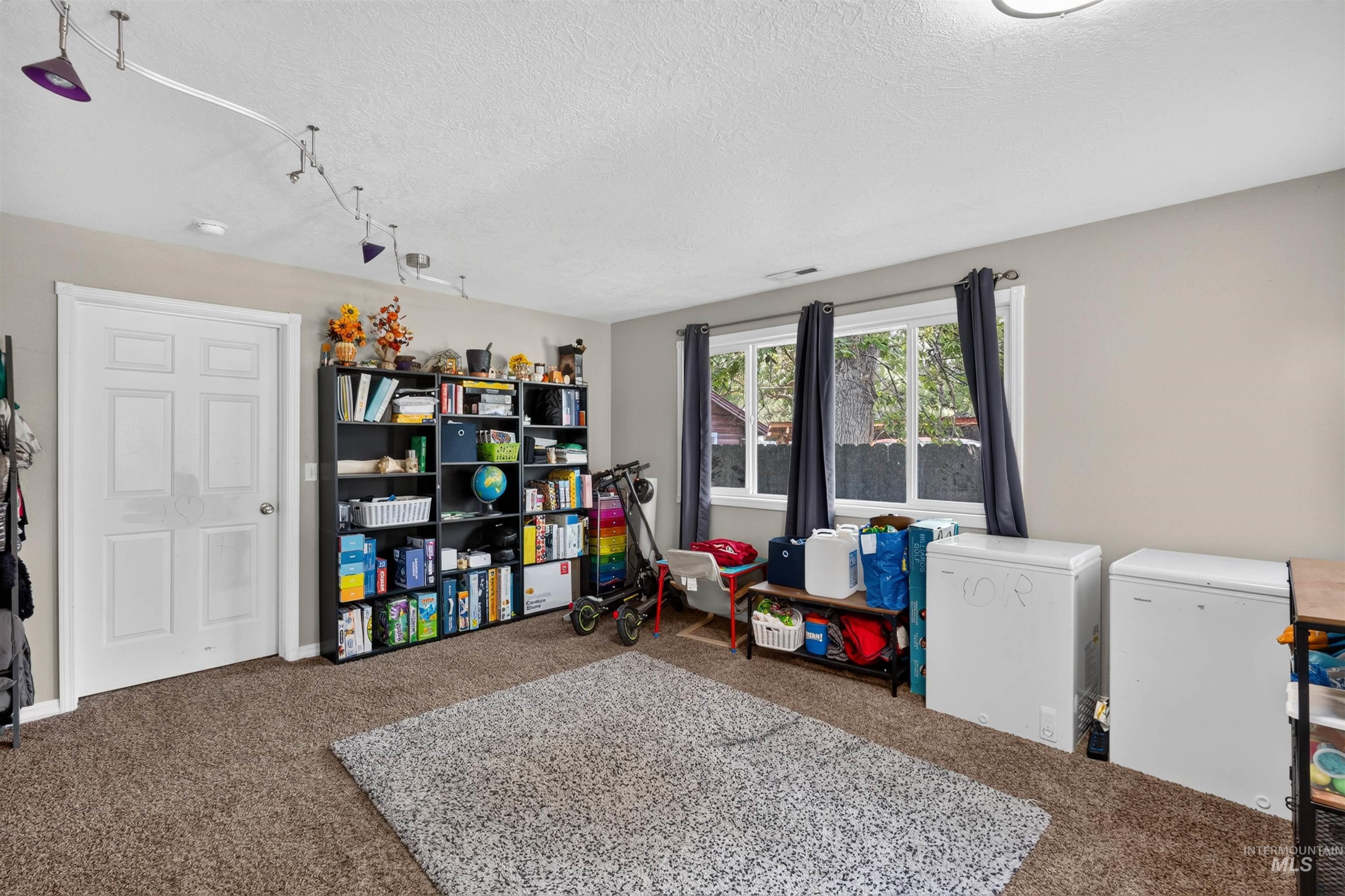 2805 W Moore St Property Photo 16