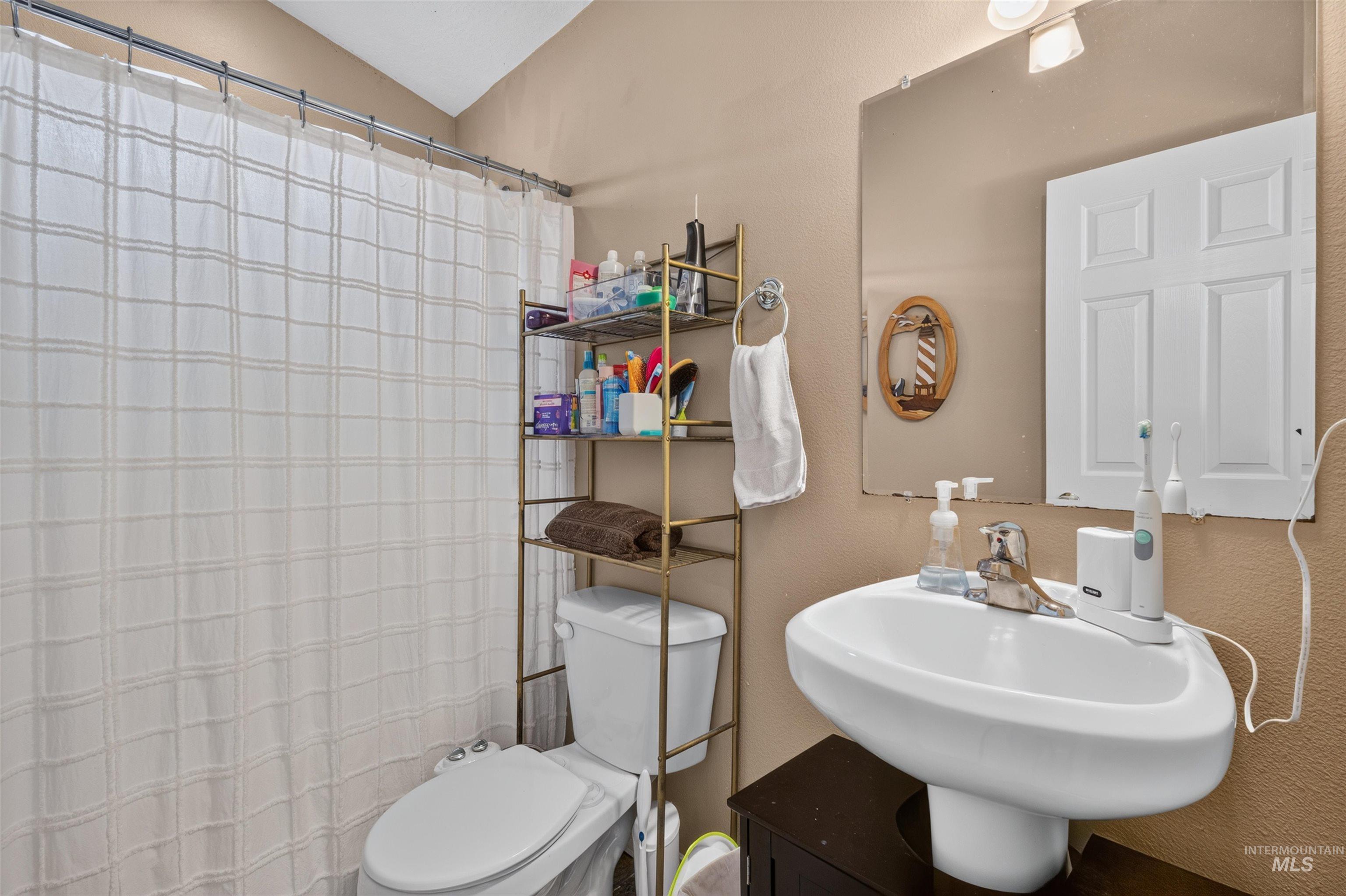 2805 W Moore St Property Photo 35