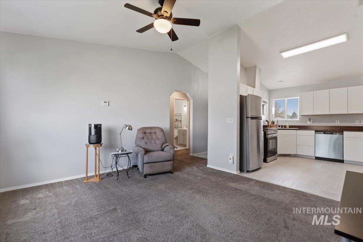 2411 Gosling Street Property Photo 6