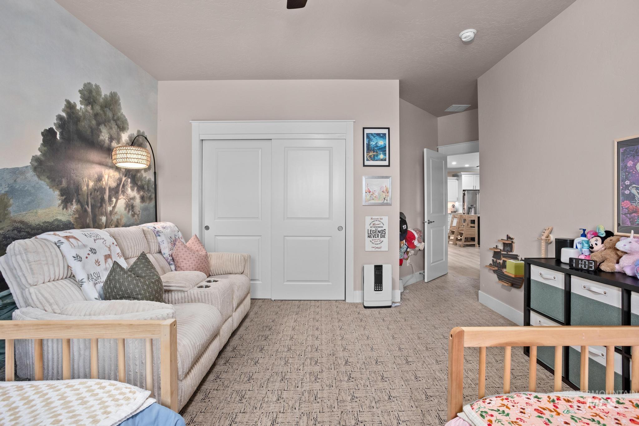3117 S Saxony Avenue Property Photo 16
