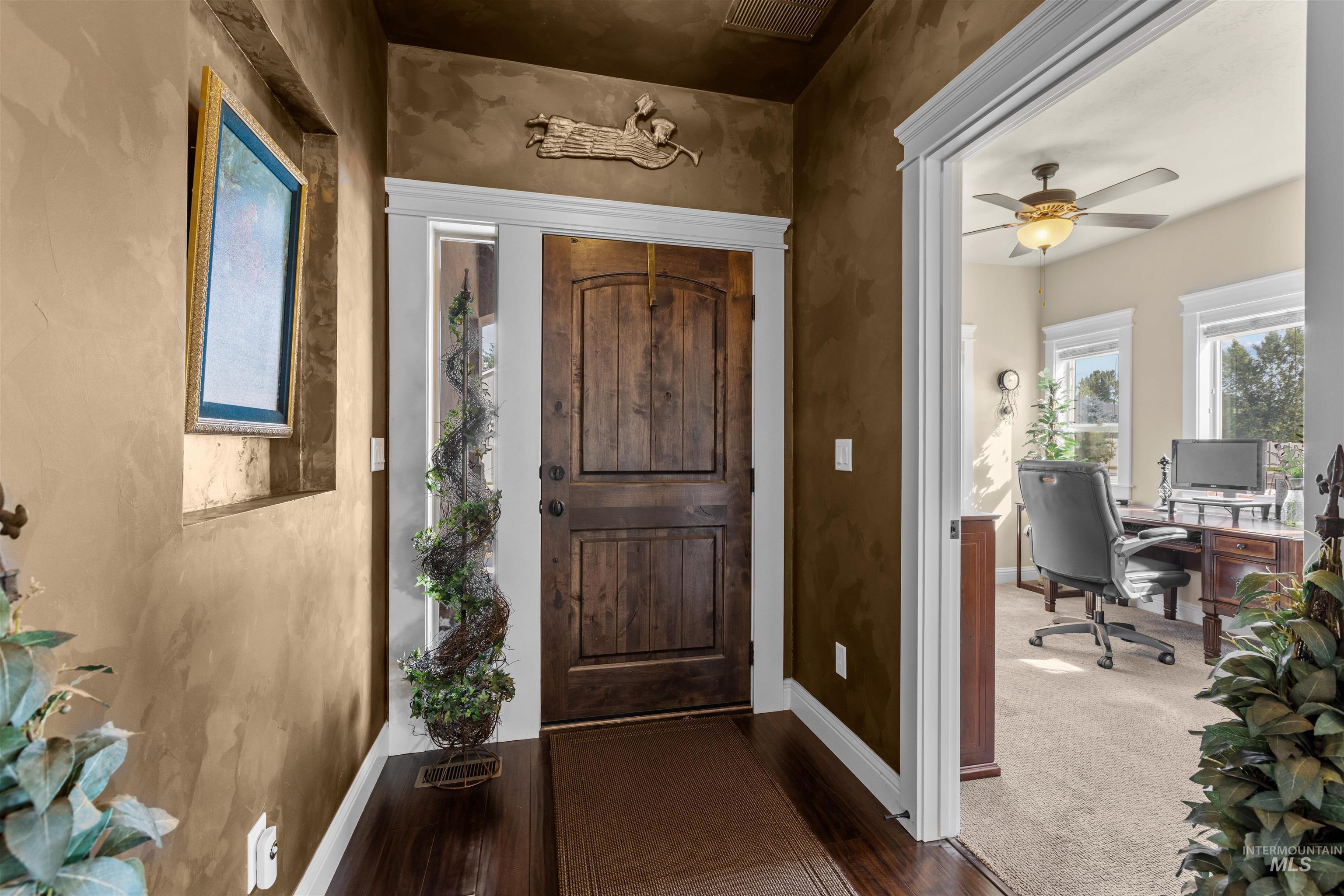 10697 W Hidden Brook Drive Property Photo 6