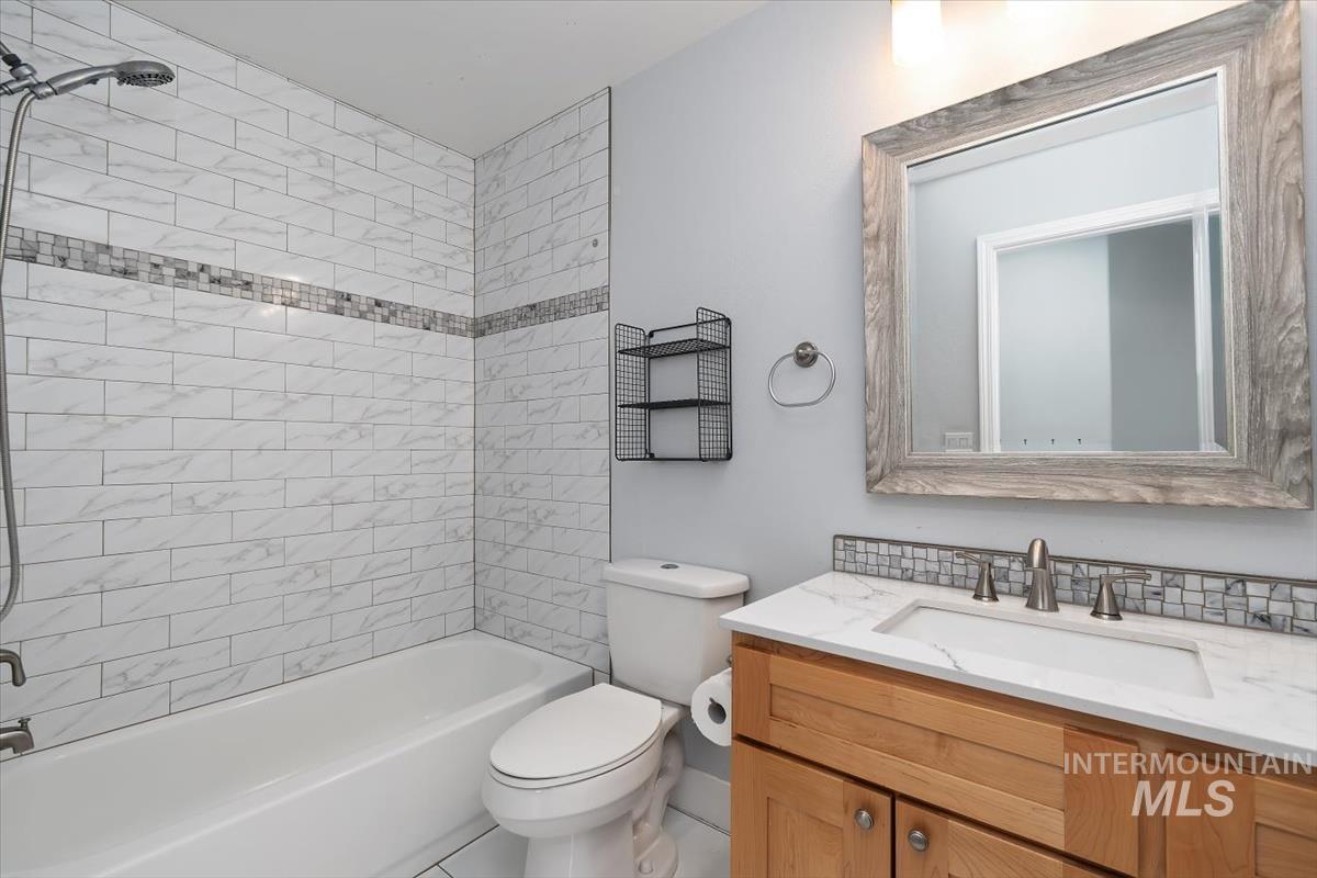 1344 N Crestmont Drive Property Photo 21