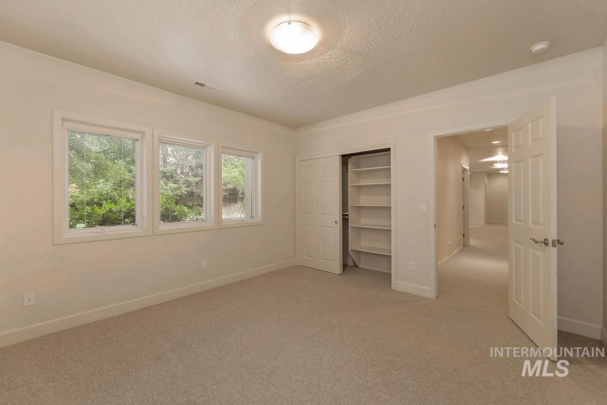 2419 North Sevenoaks Place Property Photo 29