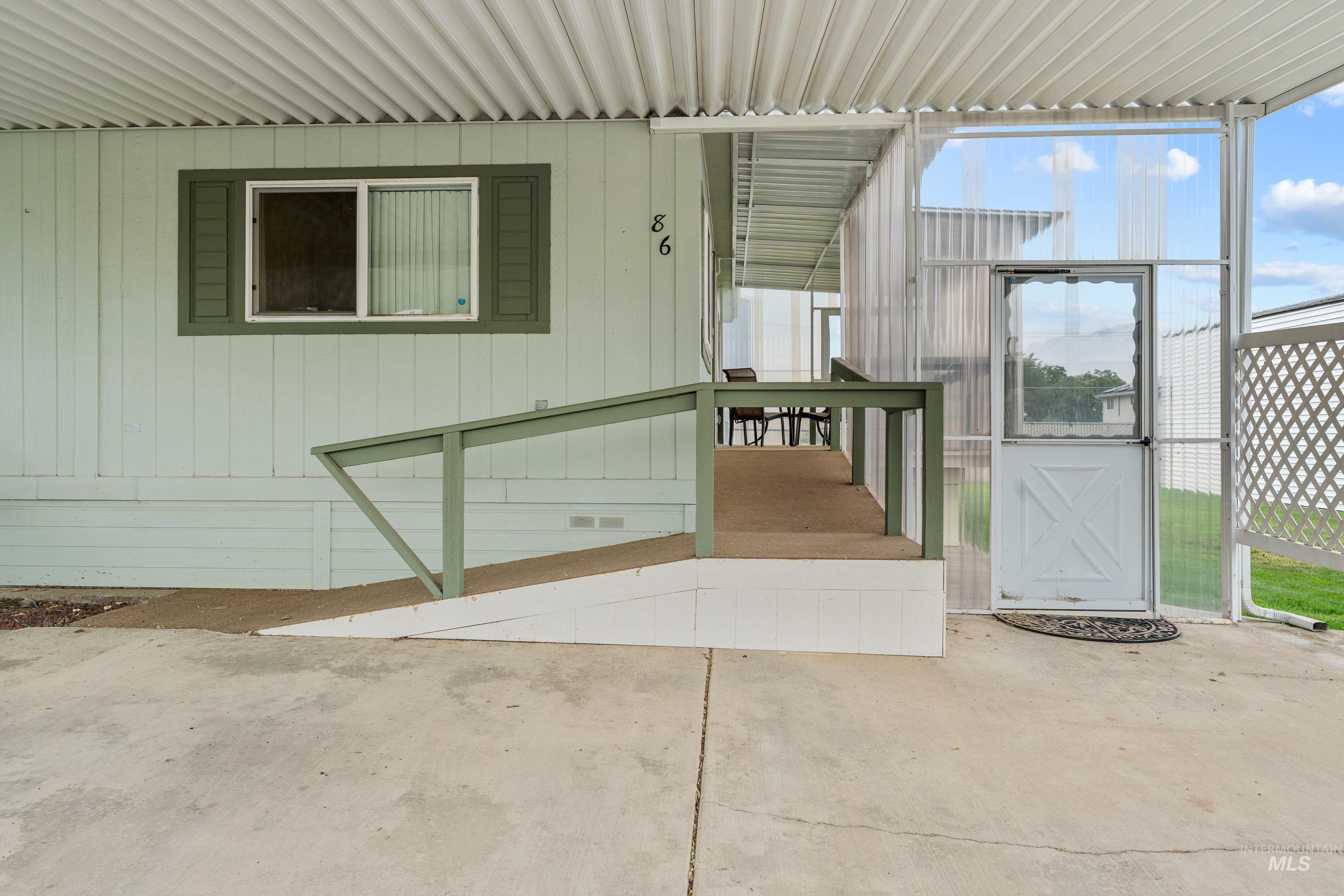 2115 6th Ave Property Photo 4