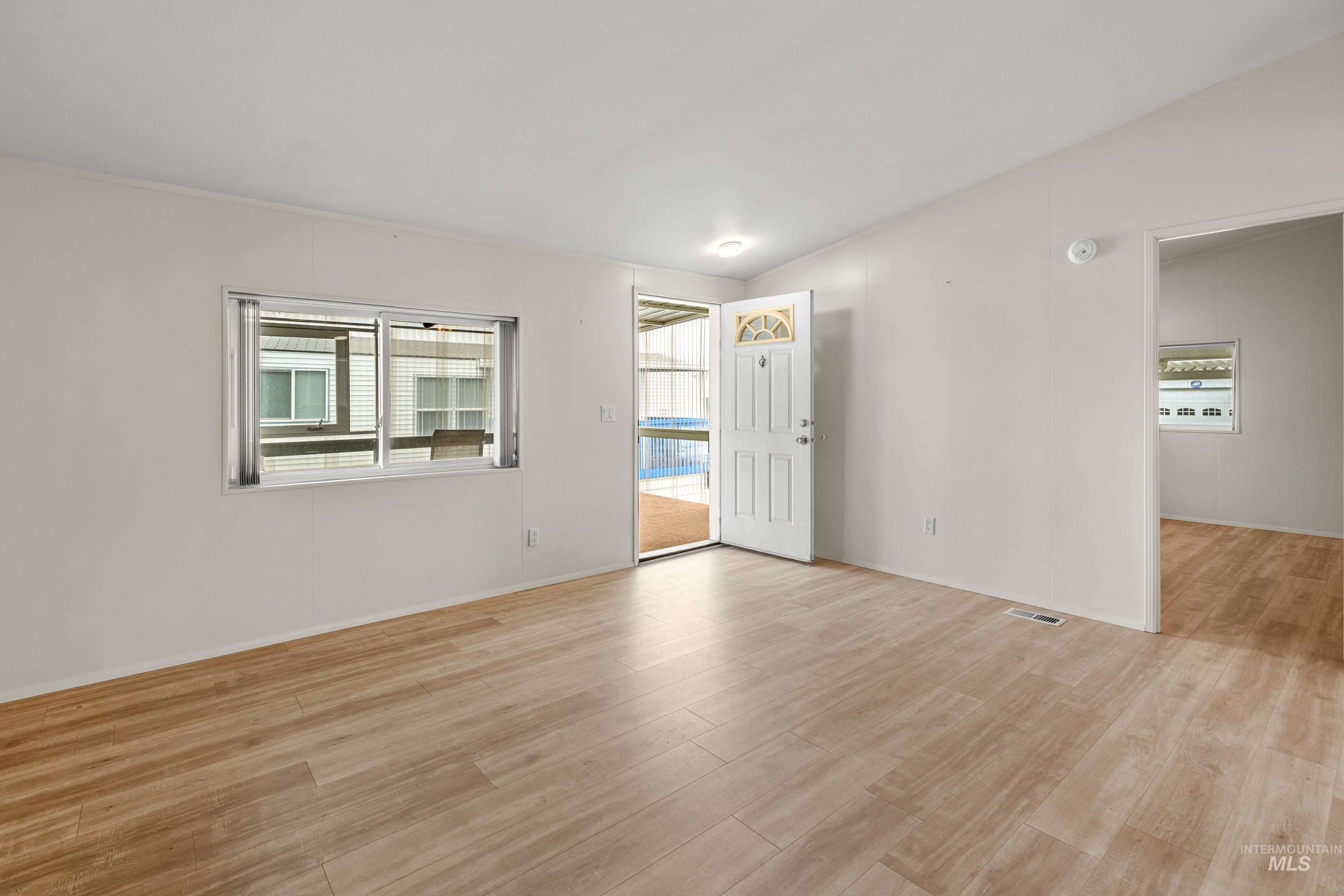 2115 6th Ave Property Photo 8